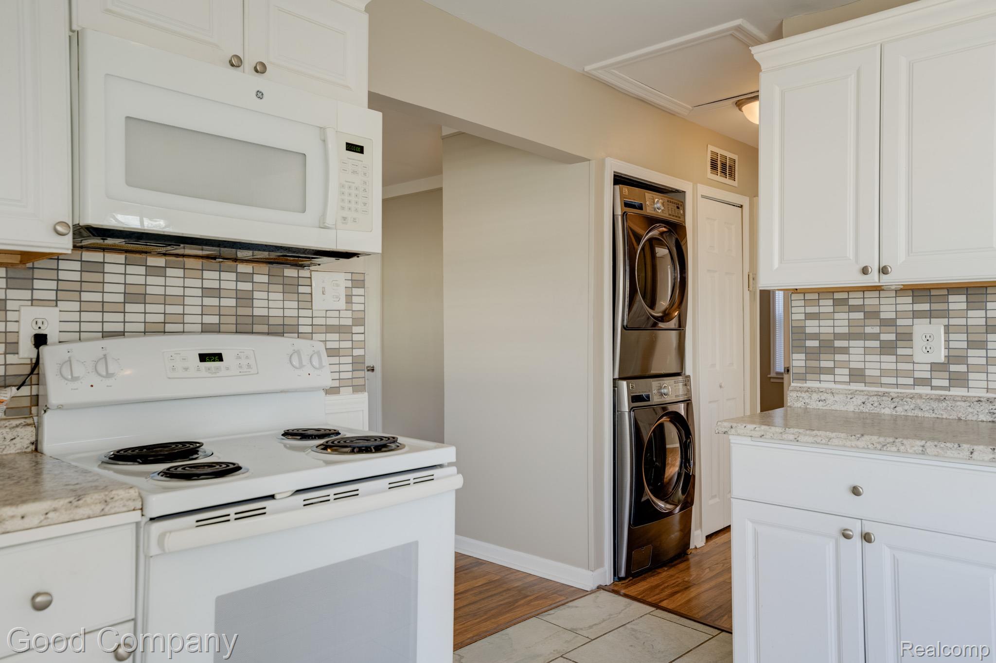 38 E Rowland Avenue Property Photo 10