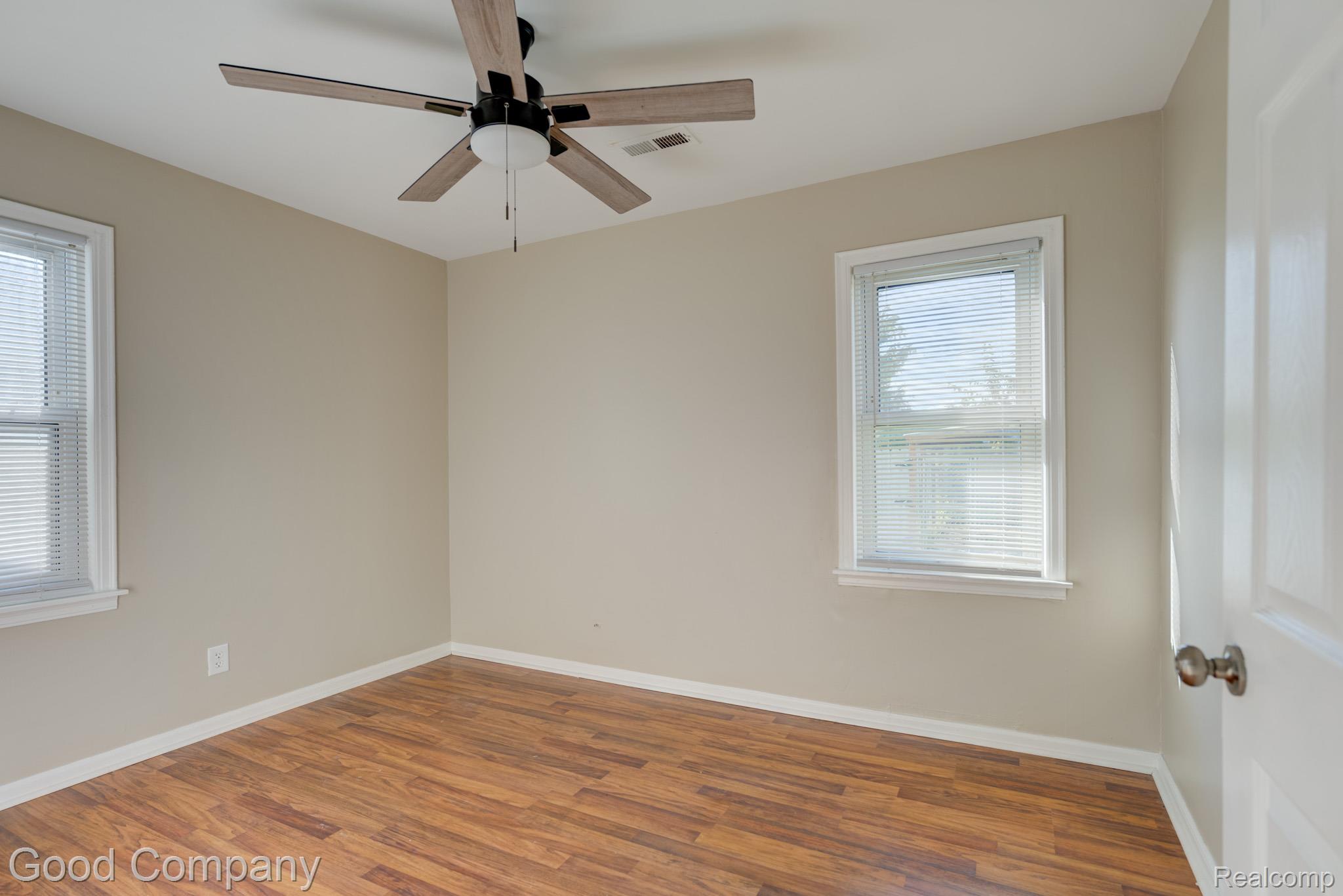 38 E Rowland Avenue Property Photo 16