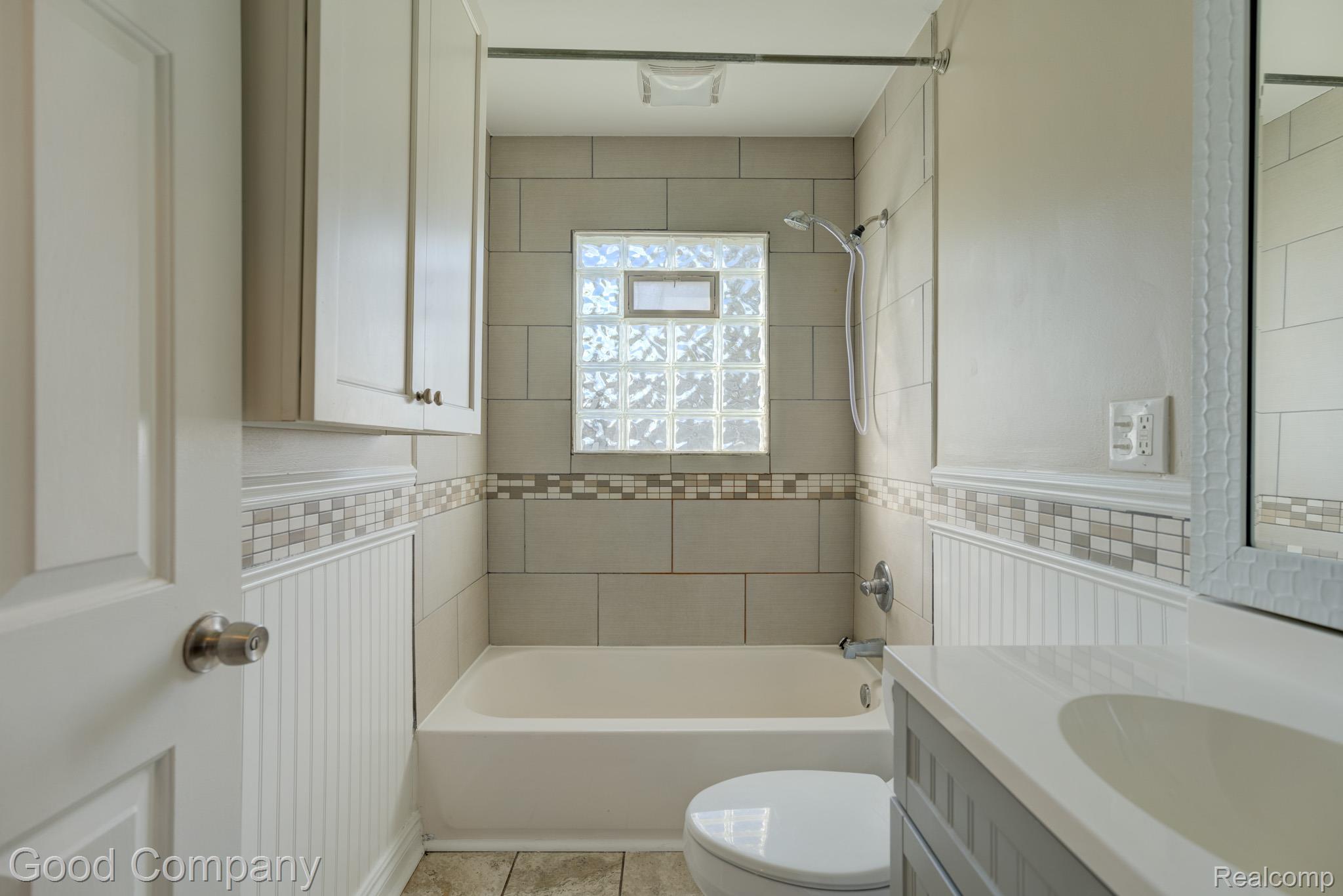 38 E Rowland Avenue Property Photo 20