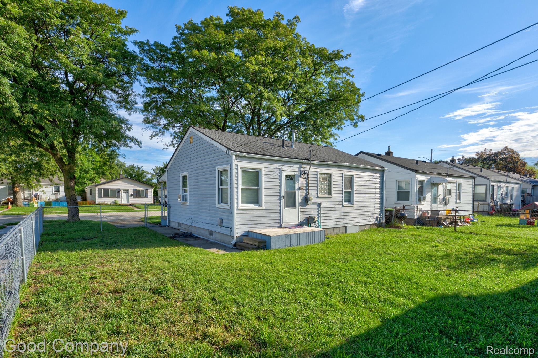 38 E Rowland Avenue Property Photo 21