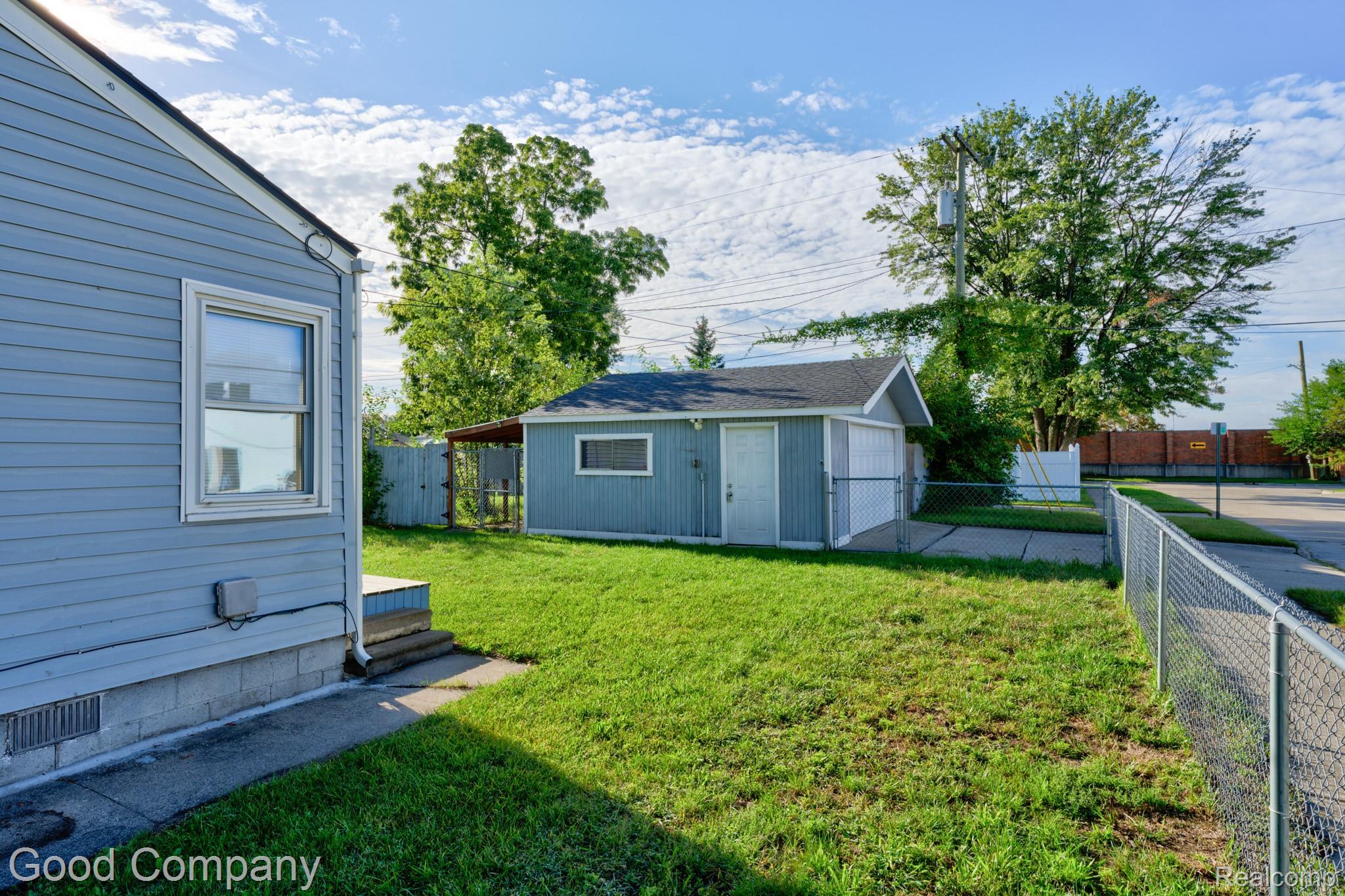 38 E Rowland Avenue Property Photo 22