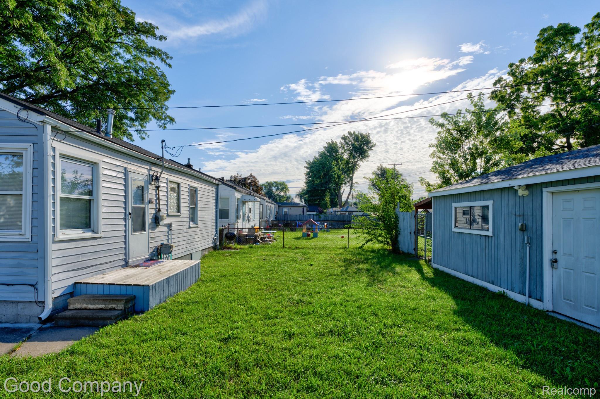 38 E Rowland Avenue Property Photo 23