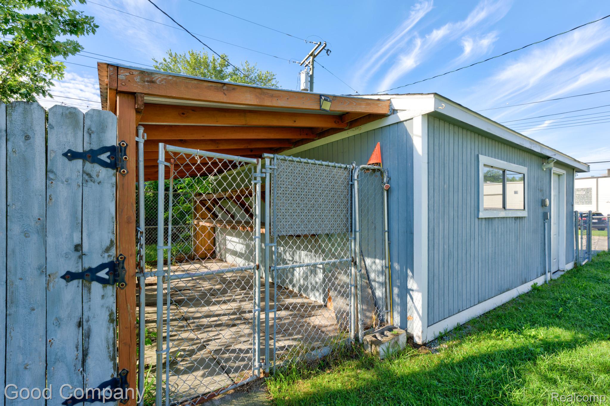 38 E Rowland Avenue Property Photo 25