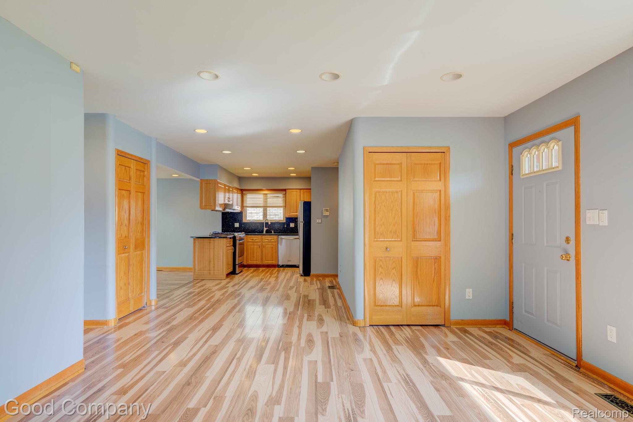 9035 Houghton Street Property Photo 5