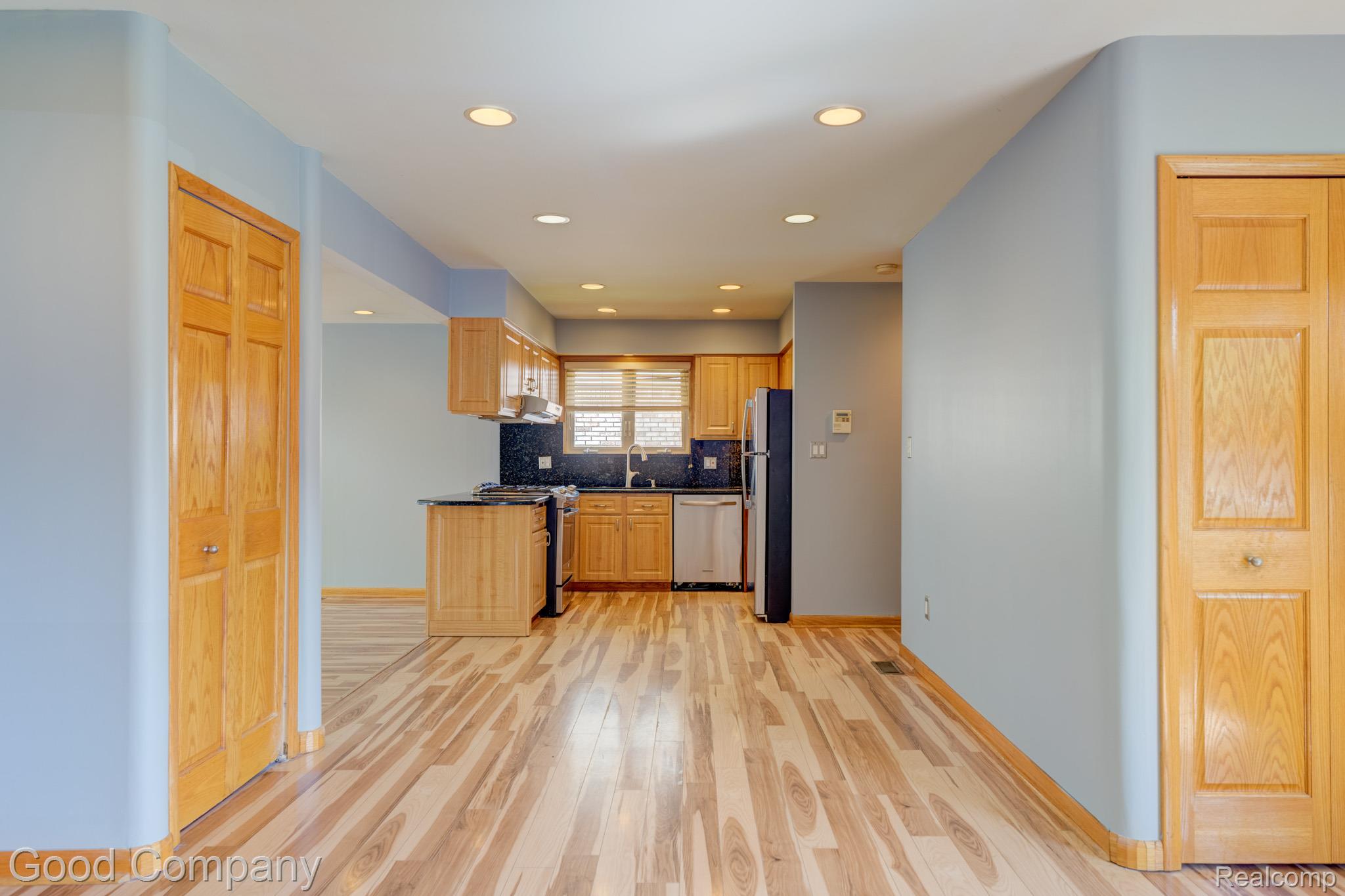 9035 Houghton Street Property Photo 6