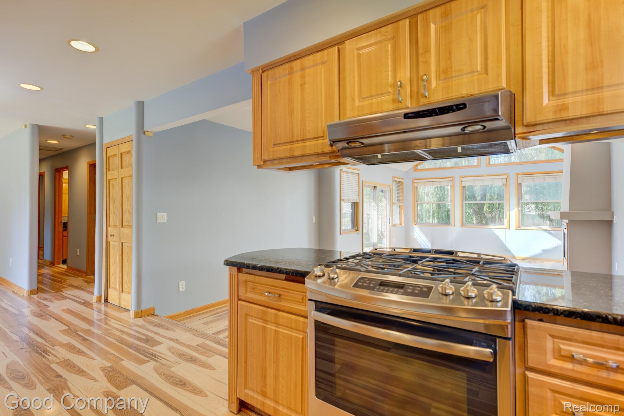 9035 Houghton Street Property Photo 10