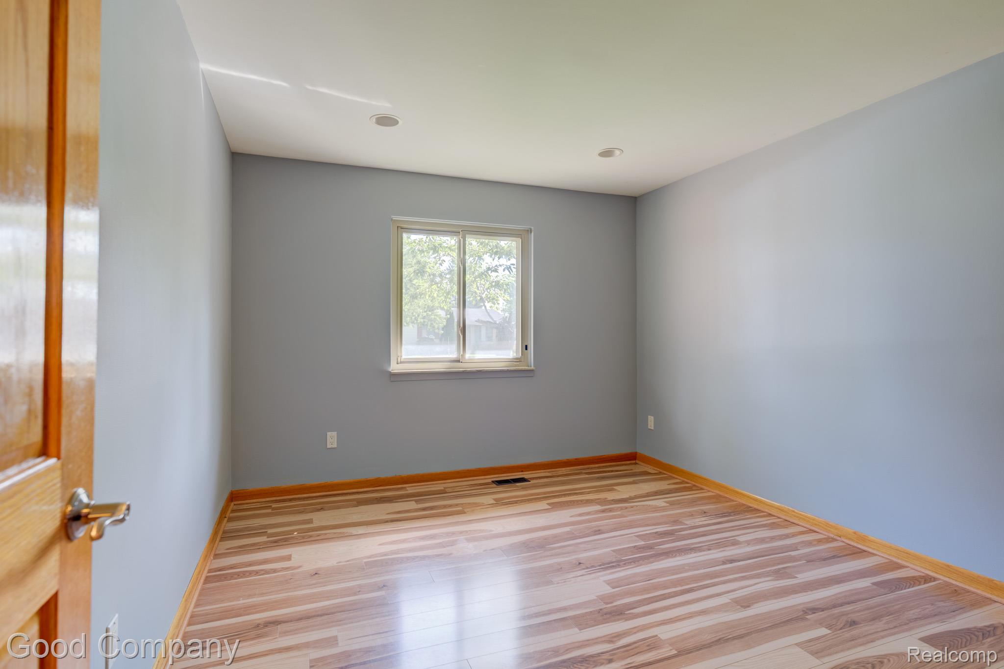 9035 Houghton Street Property Photo 20