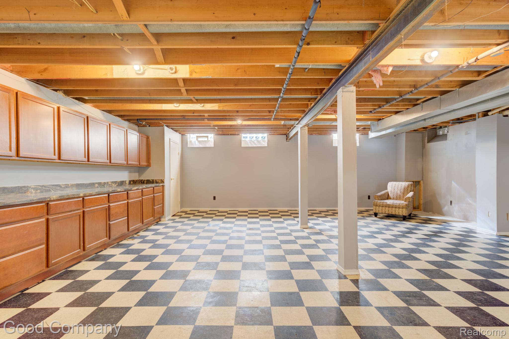 9035 Houghton Street Property Photo 32