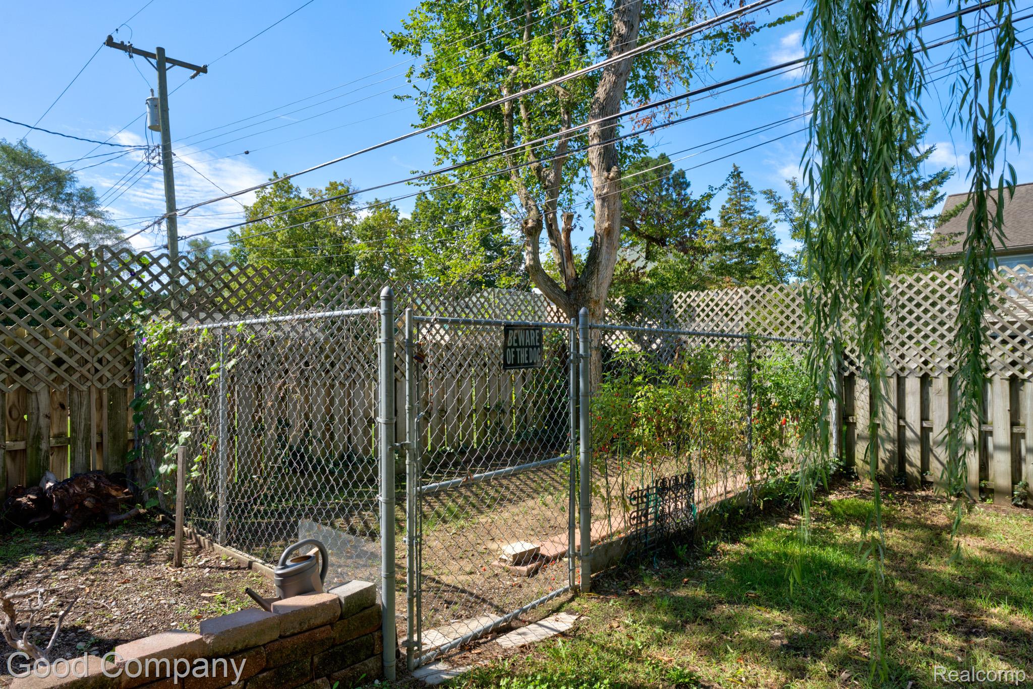 9035 Houghton Street Property Photo 44