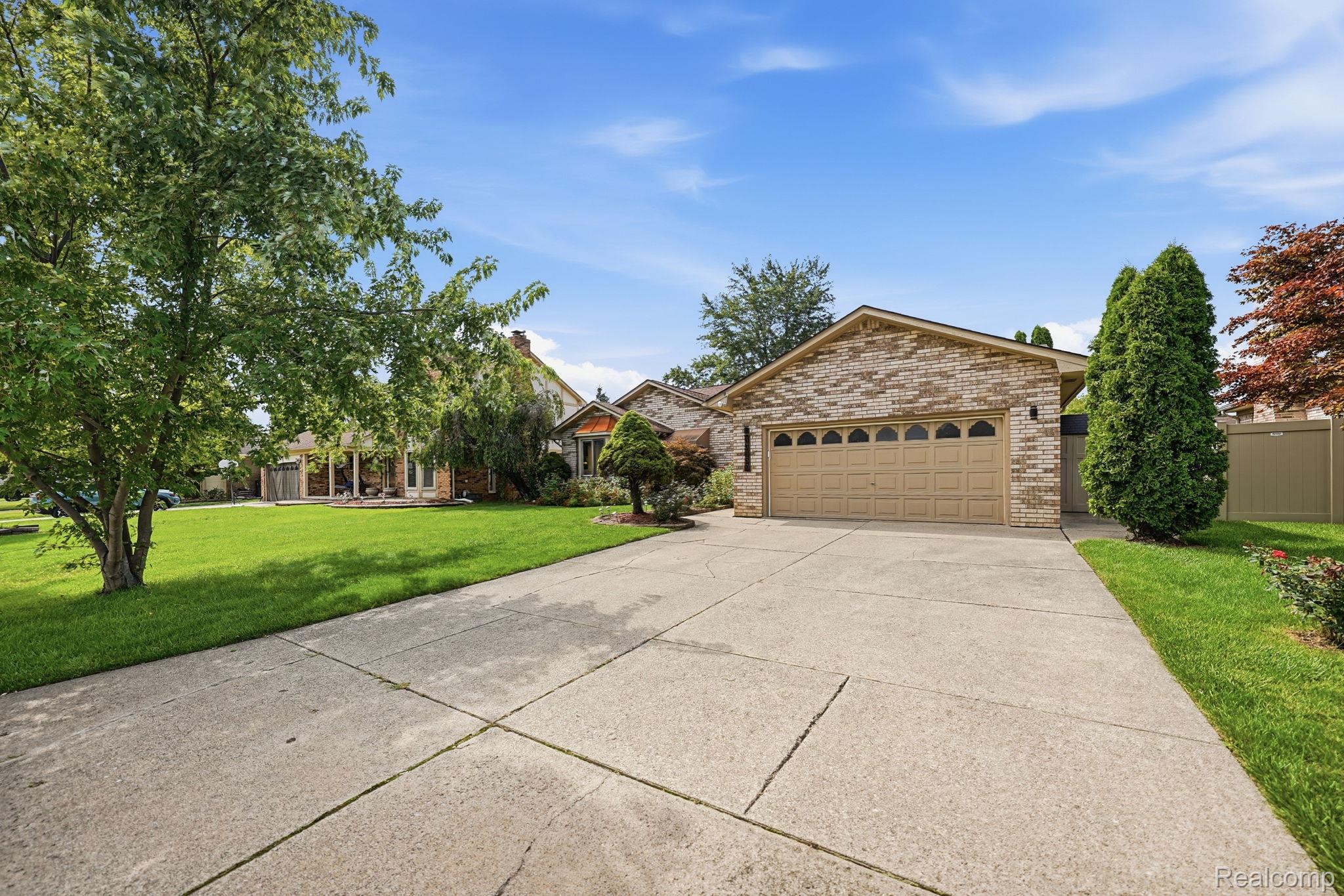 43459 Devin Drive Property Photo 4