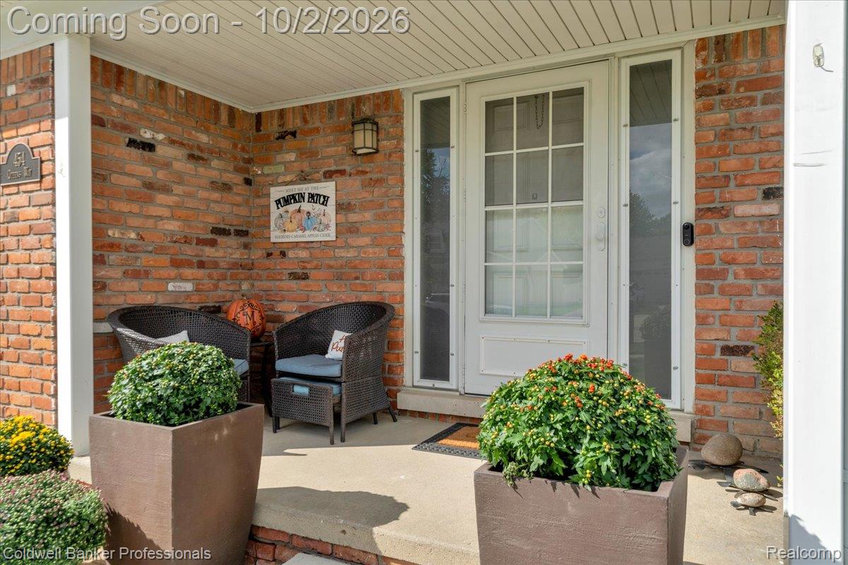 454 Queens Way Property Photo 5
