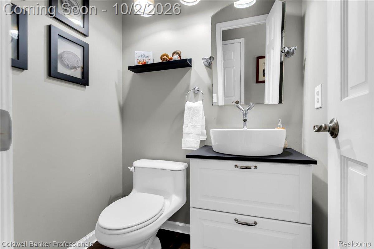 454 Queens Way Property Photo 17