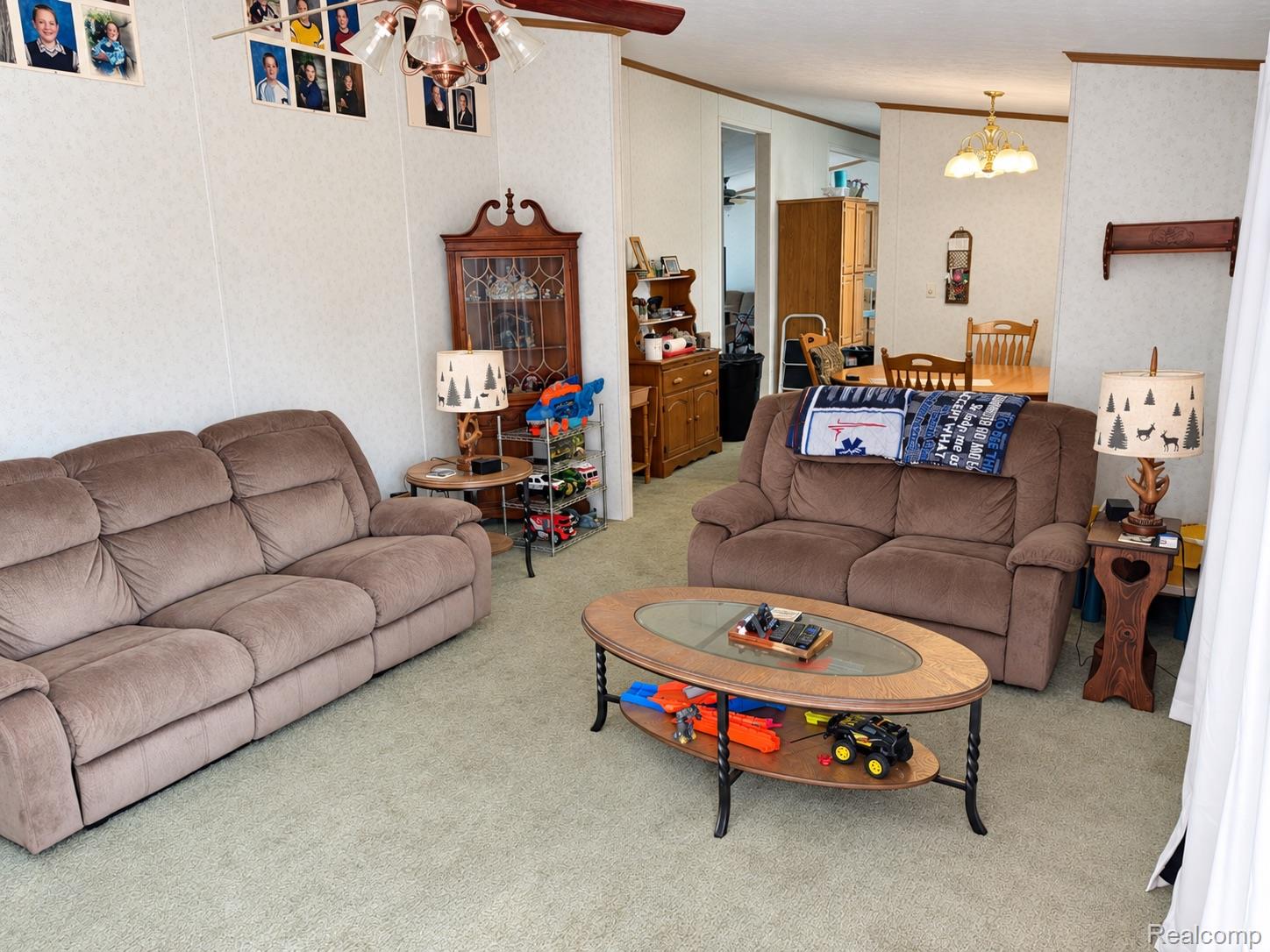 462 Ash Ridge Property Photo 2