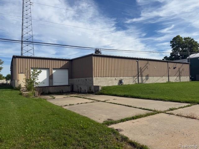 352 County Center Street Property Photo 1