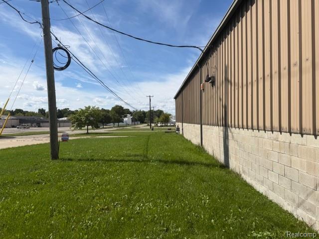 352 County Center Street Property Photo 8