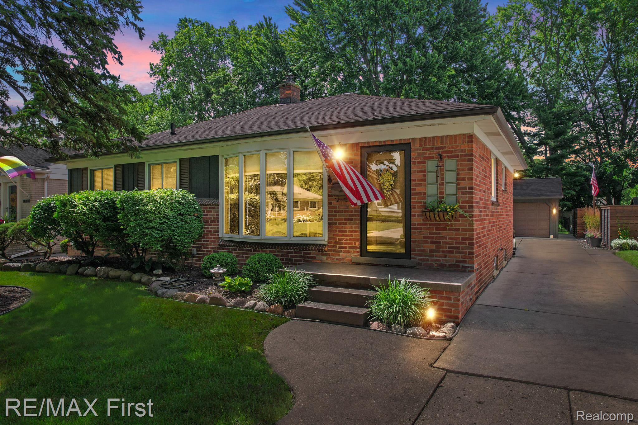 1103 W Webster Road Property Photo 2