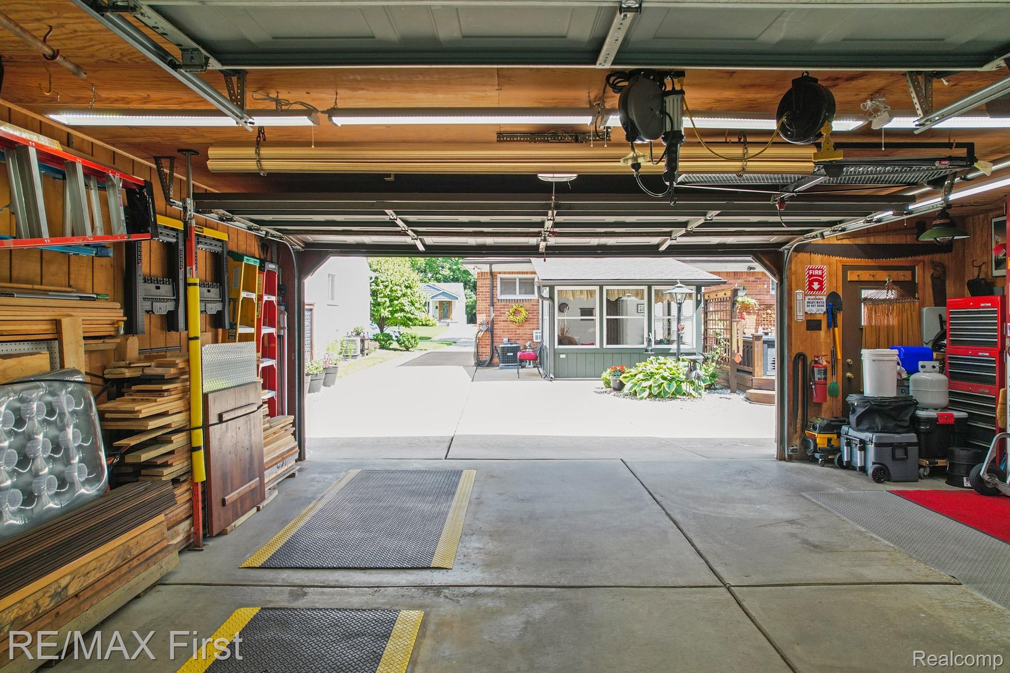 1103 W Webster Road Property Photo 6