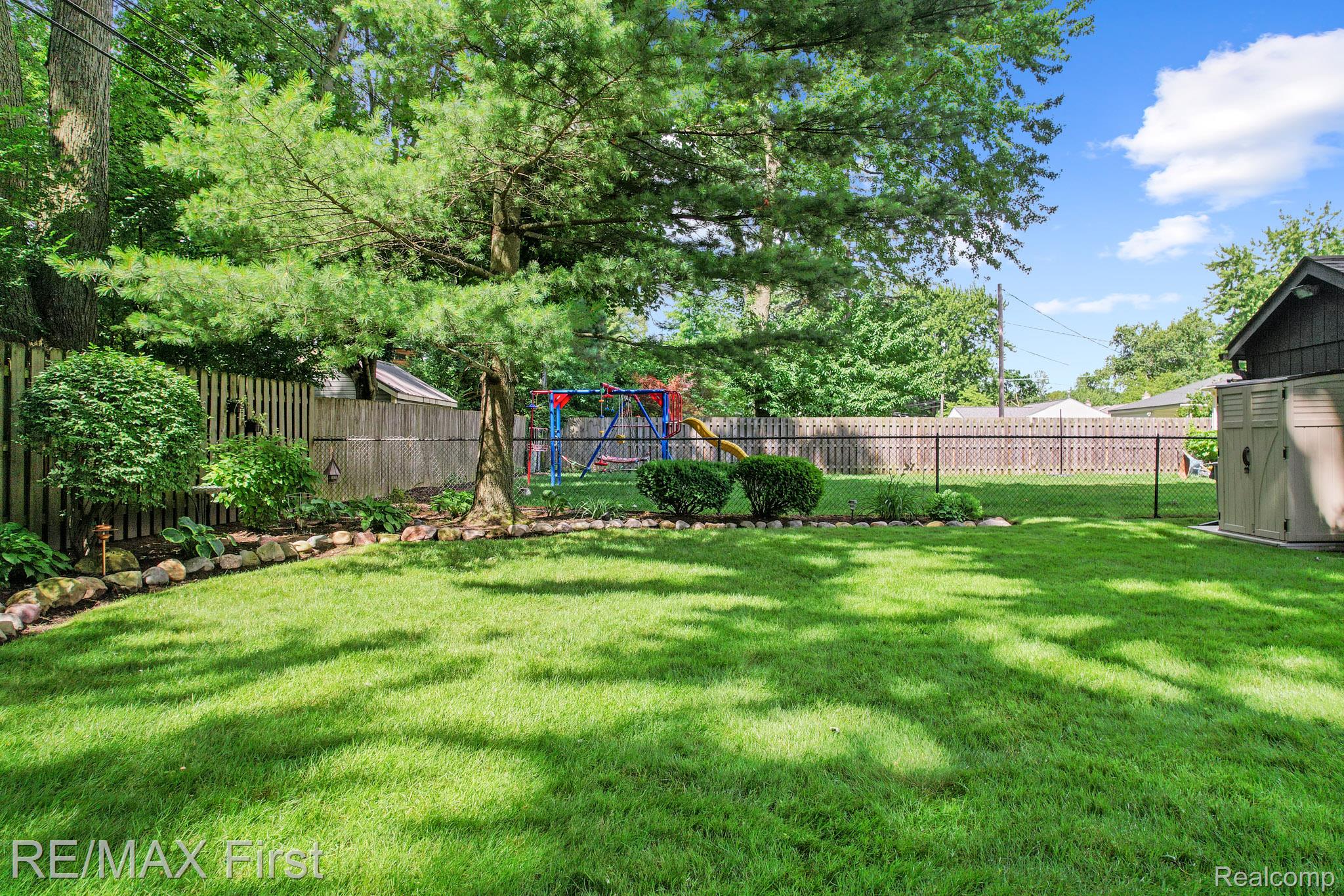 1103 W Webster Road Property Photo 10