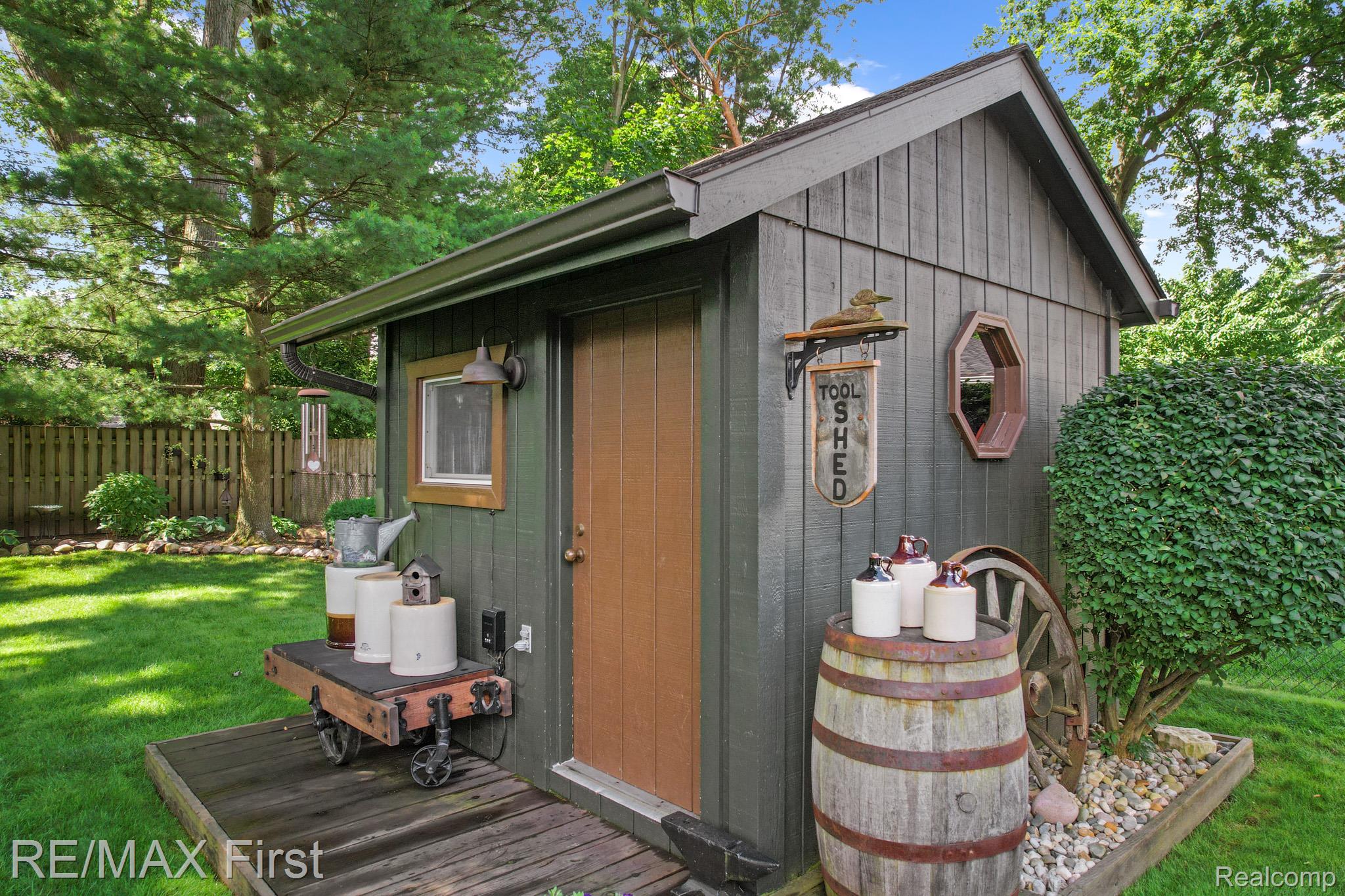 1103 W Webster Road Property Photo 12