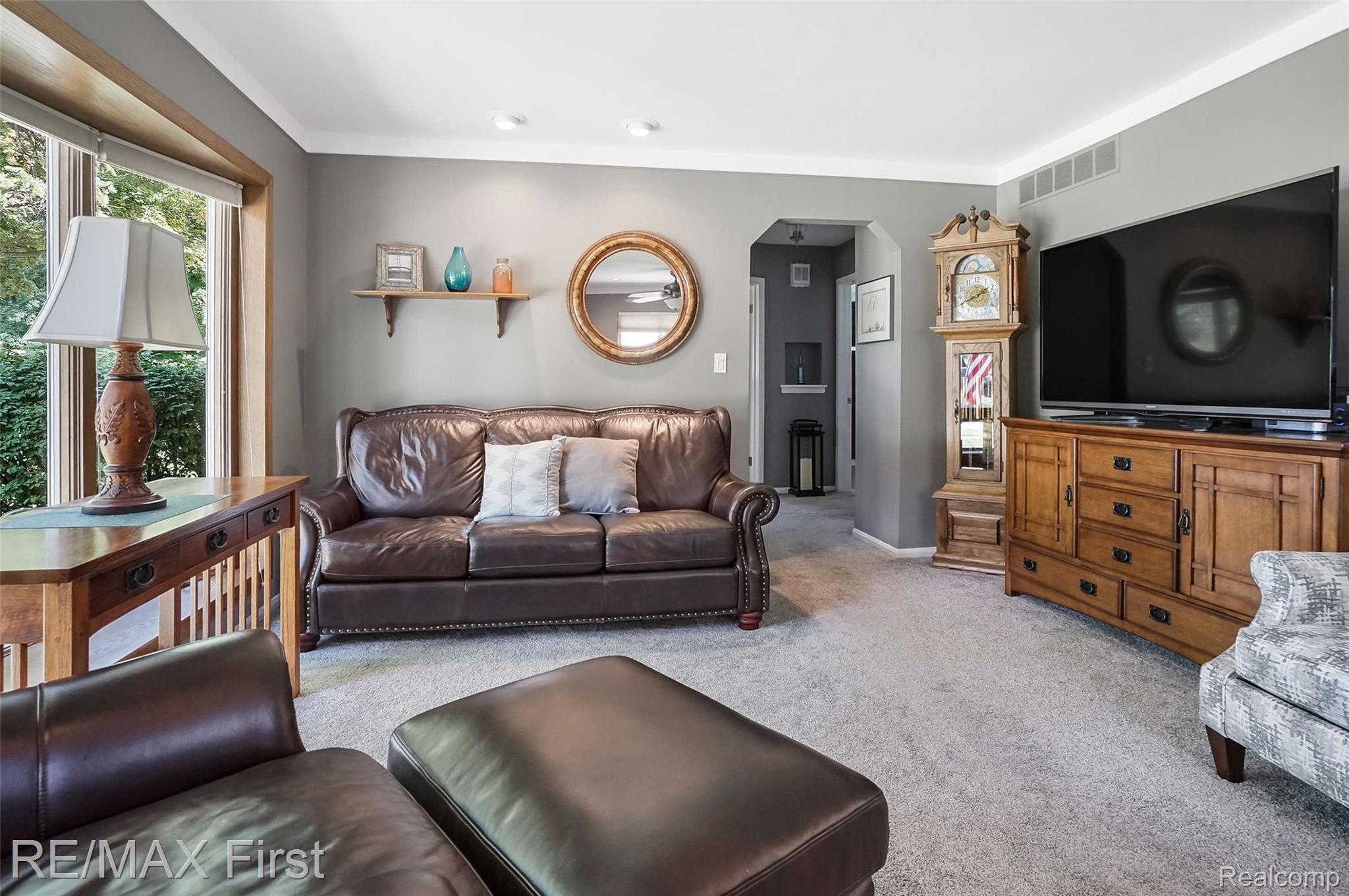 1103 W Webster Road Property Photo 16