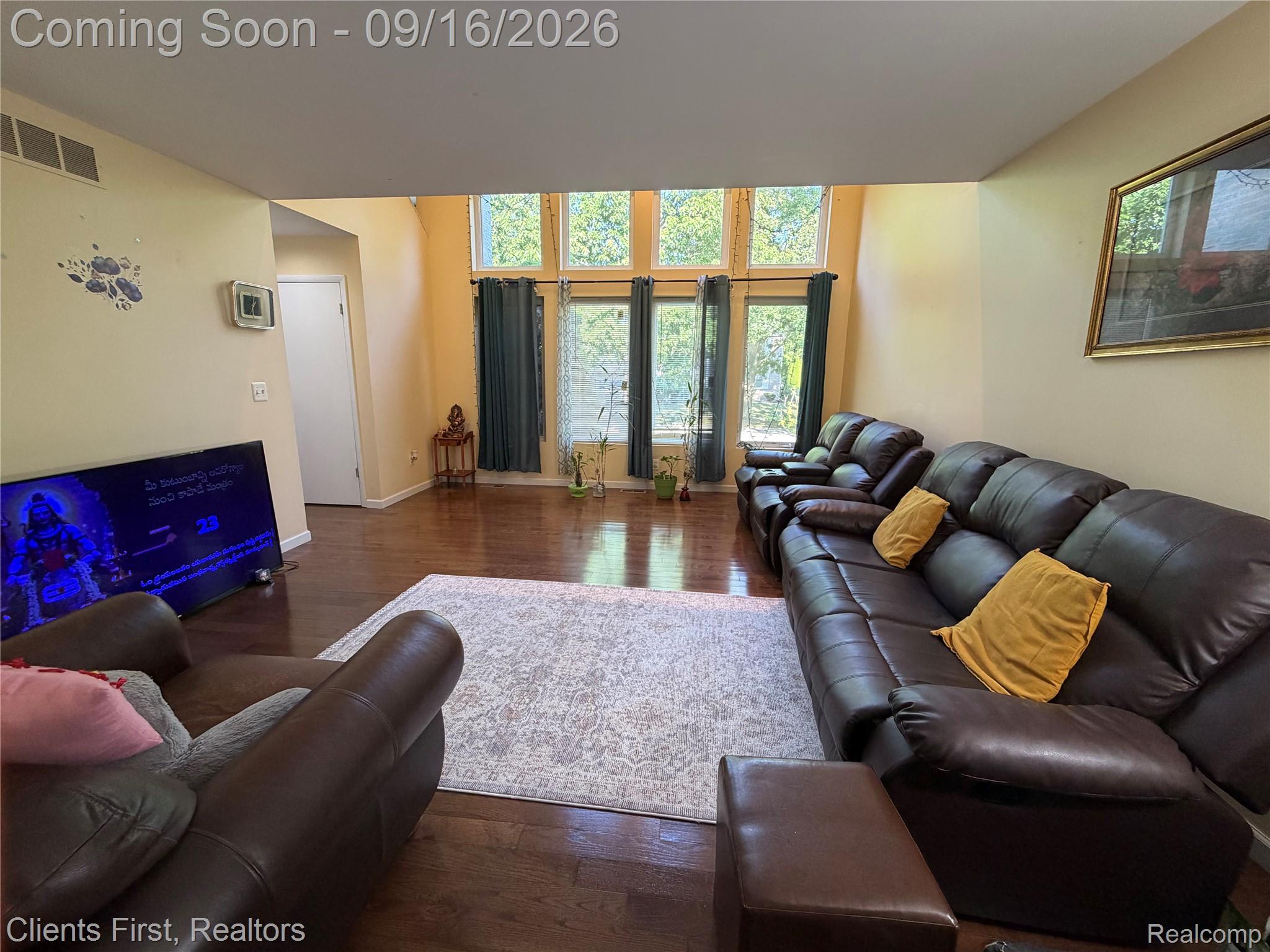 24519 Willowbrook Property Photo 10