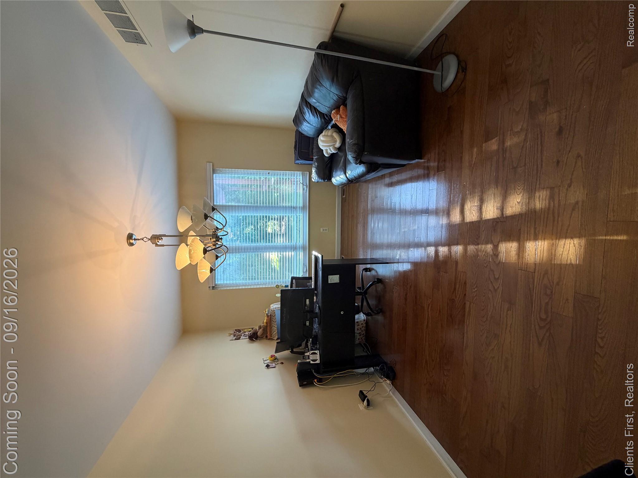 24519 Willowbrook Property Photo 13