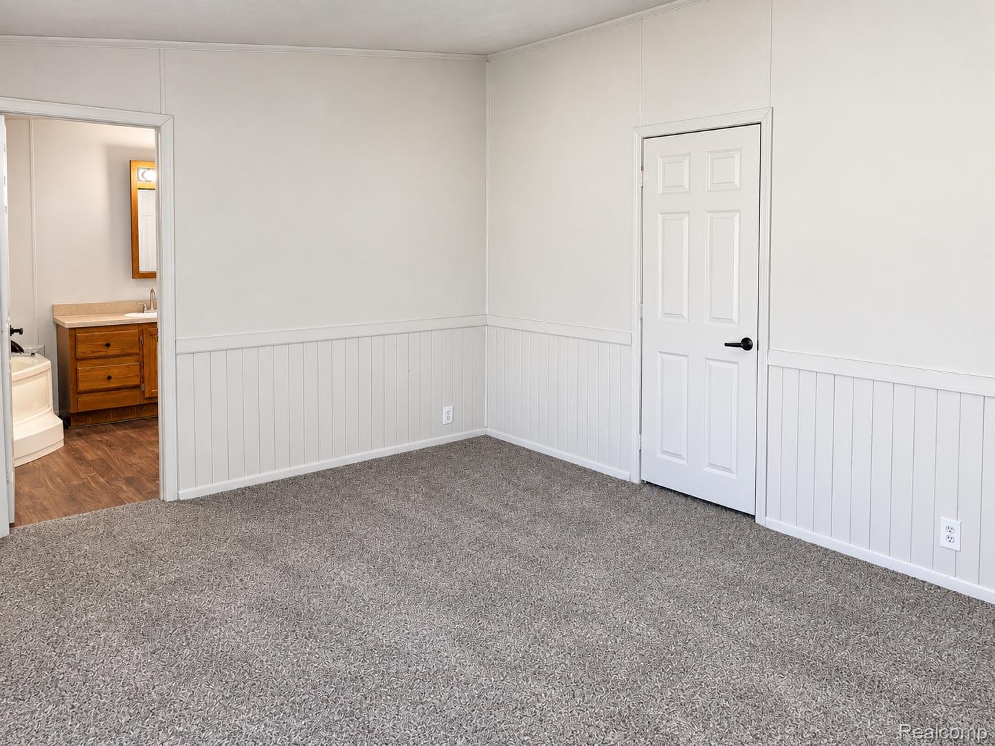 29 Brookfield Property Photo 10