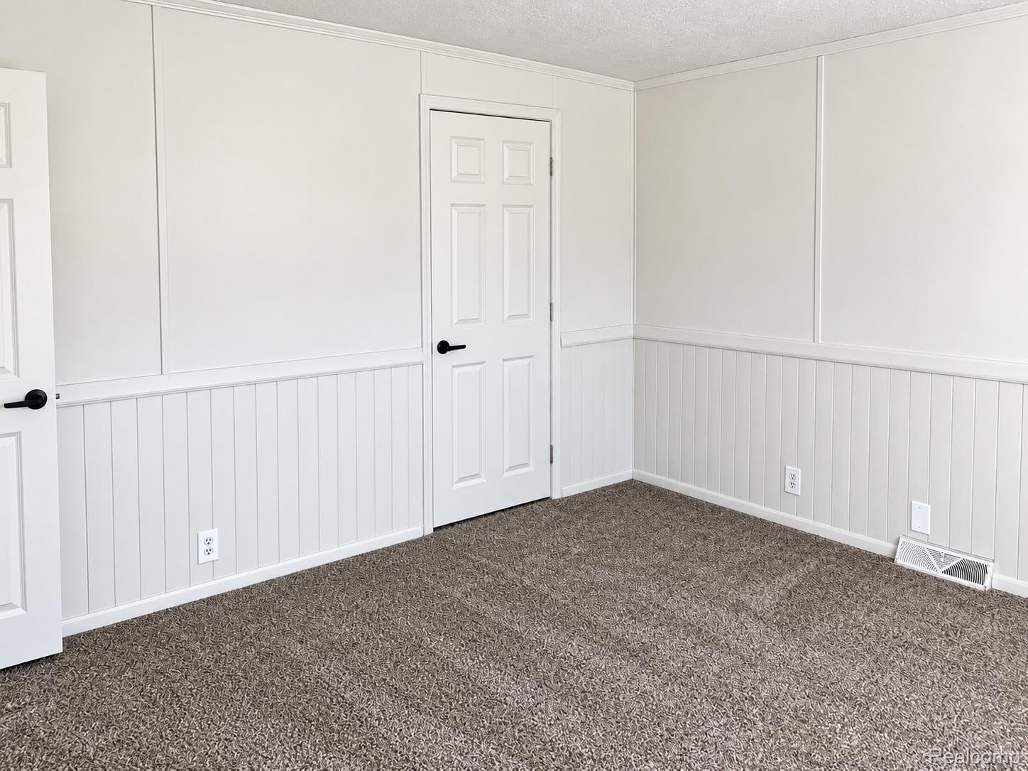 29 Brookfield Property Photo 14