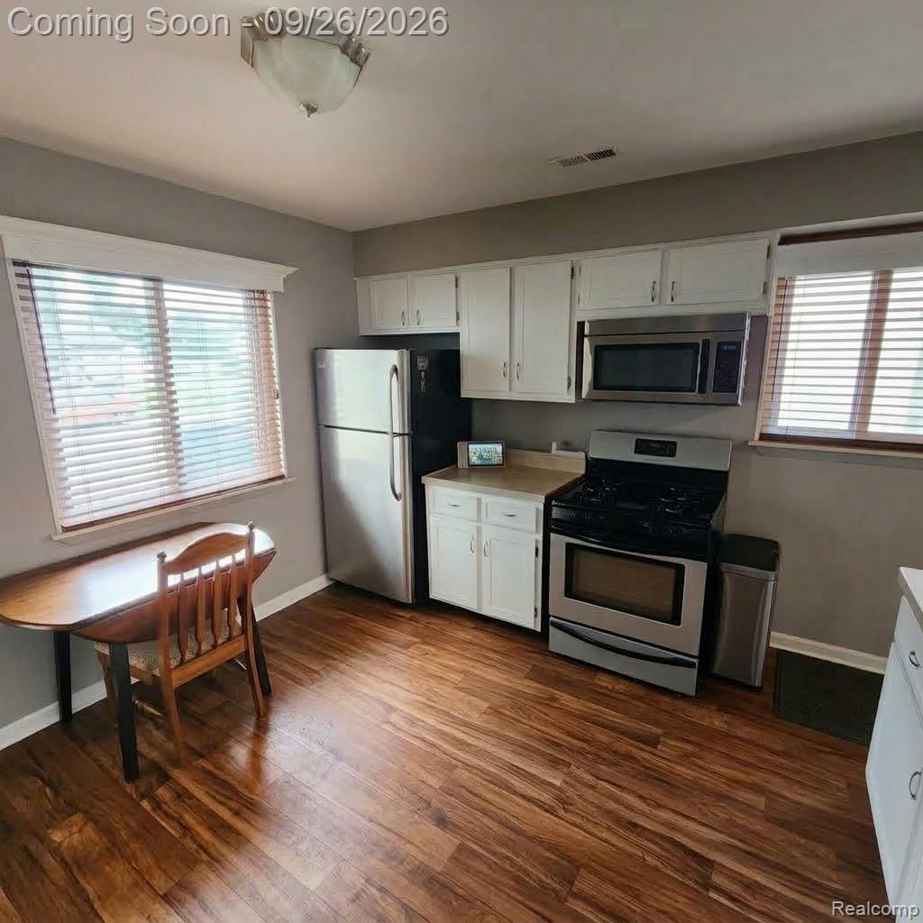 26552 Dartmouth Street Property Photo 5