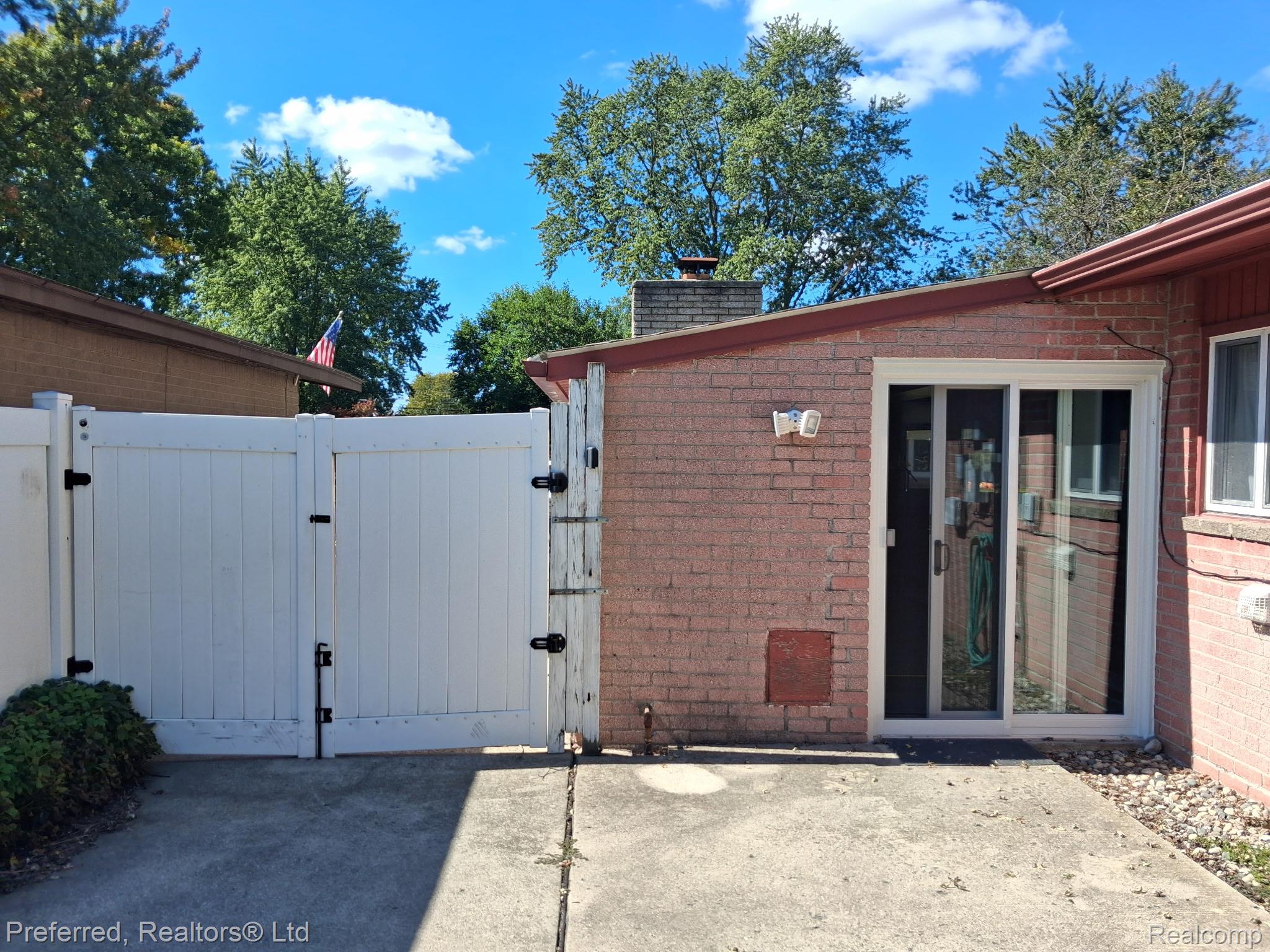 515 Forest Street Property Photo 23