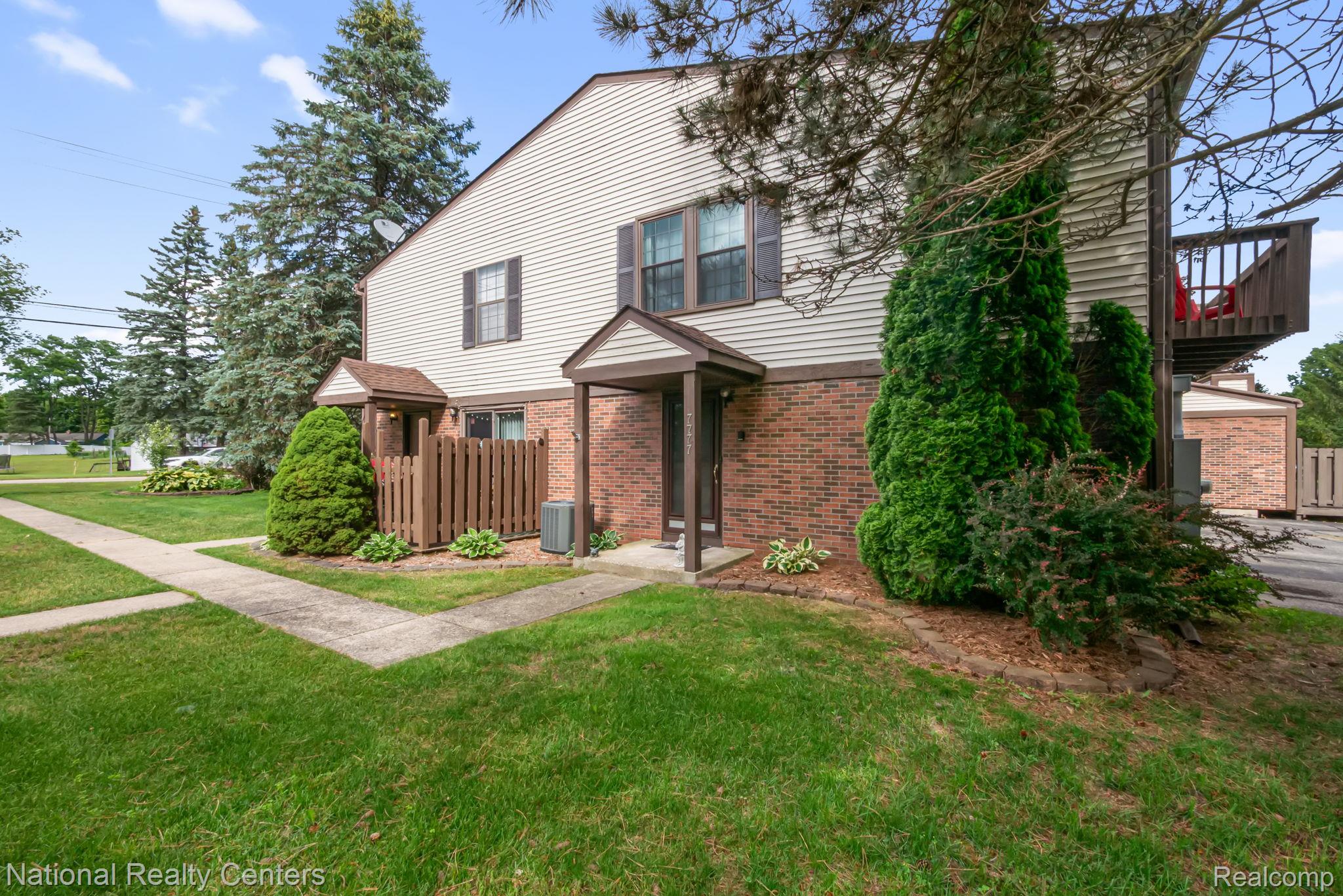 7777 Pontiac Lake Road Property Photo 1