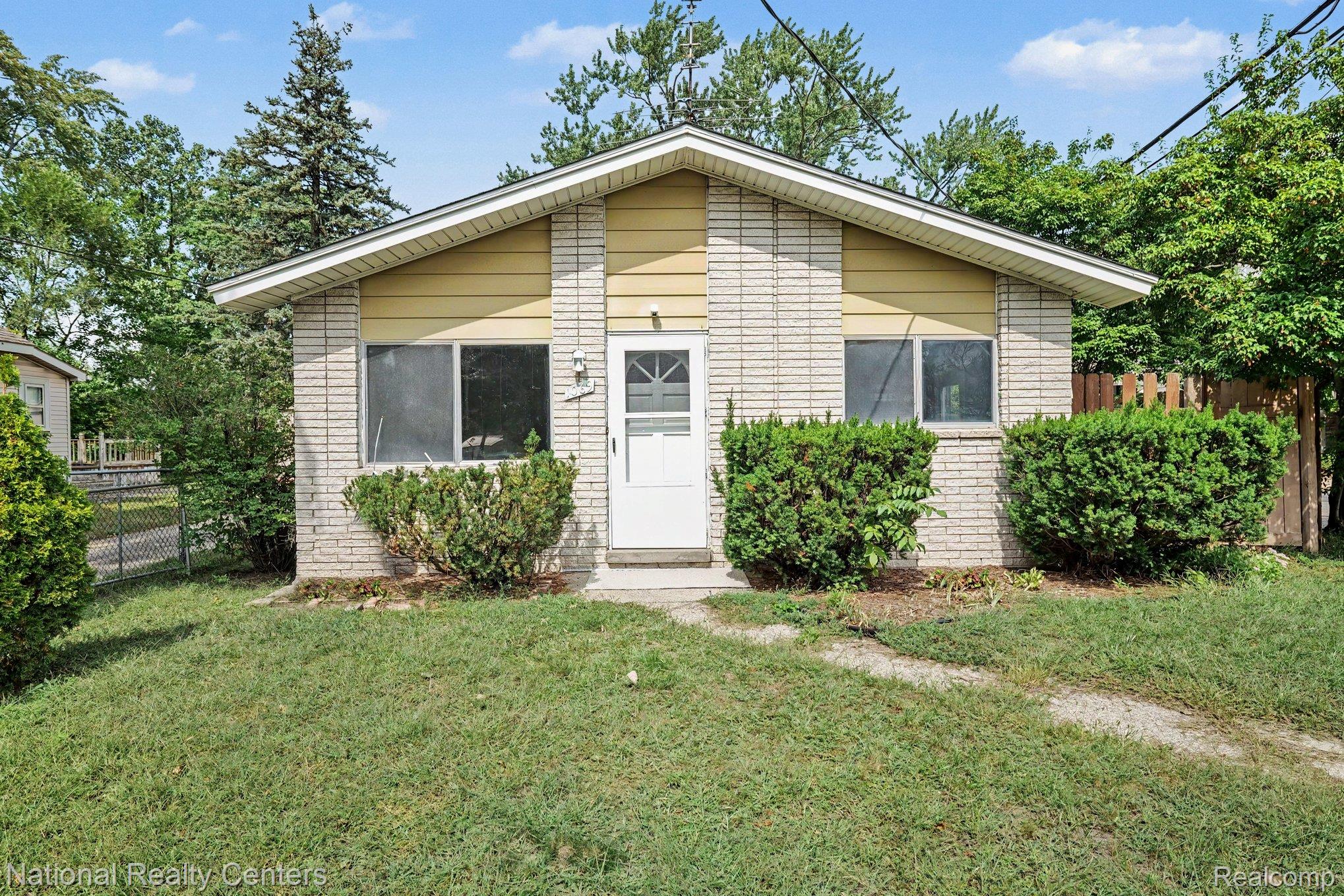 1069 Urbancrest Drive Property Photo 1