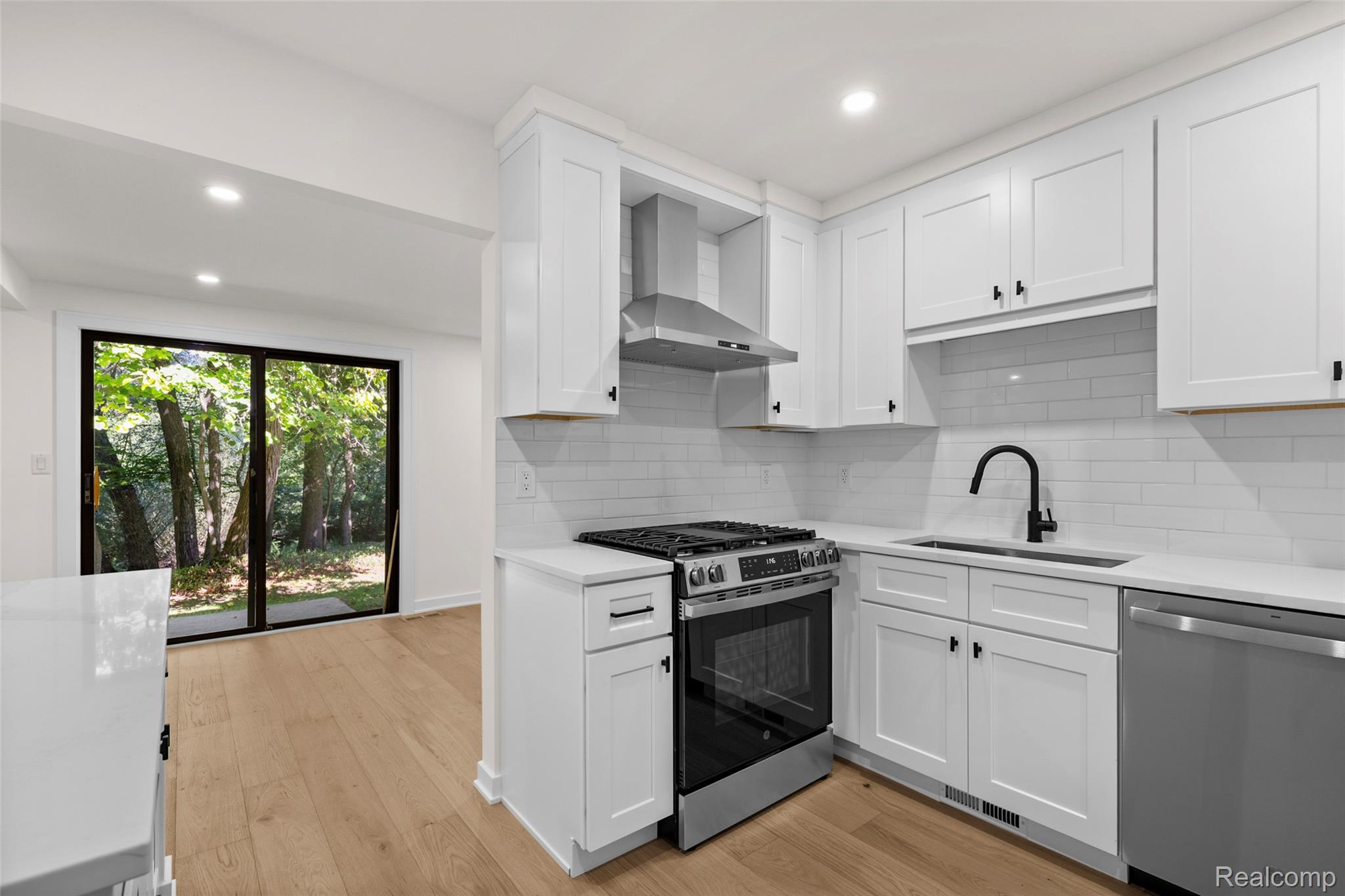 1830 Streamedge Court Property Photo 12