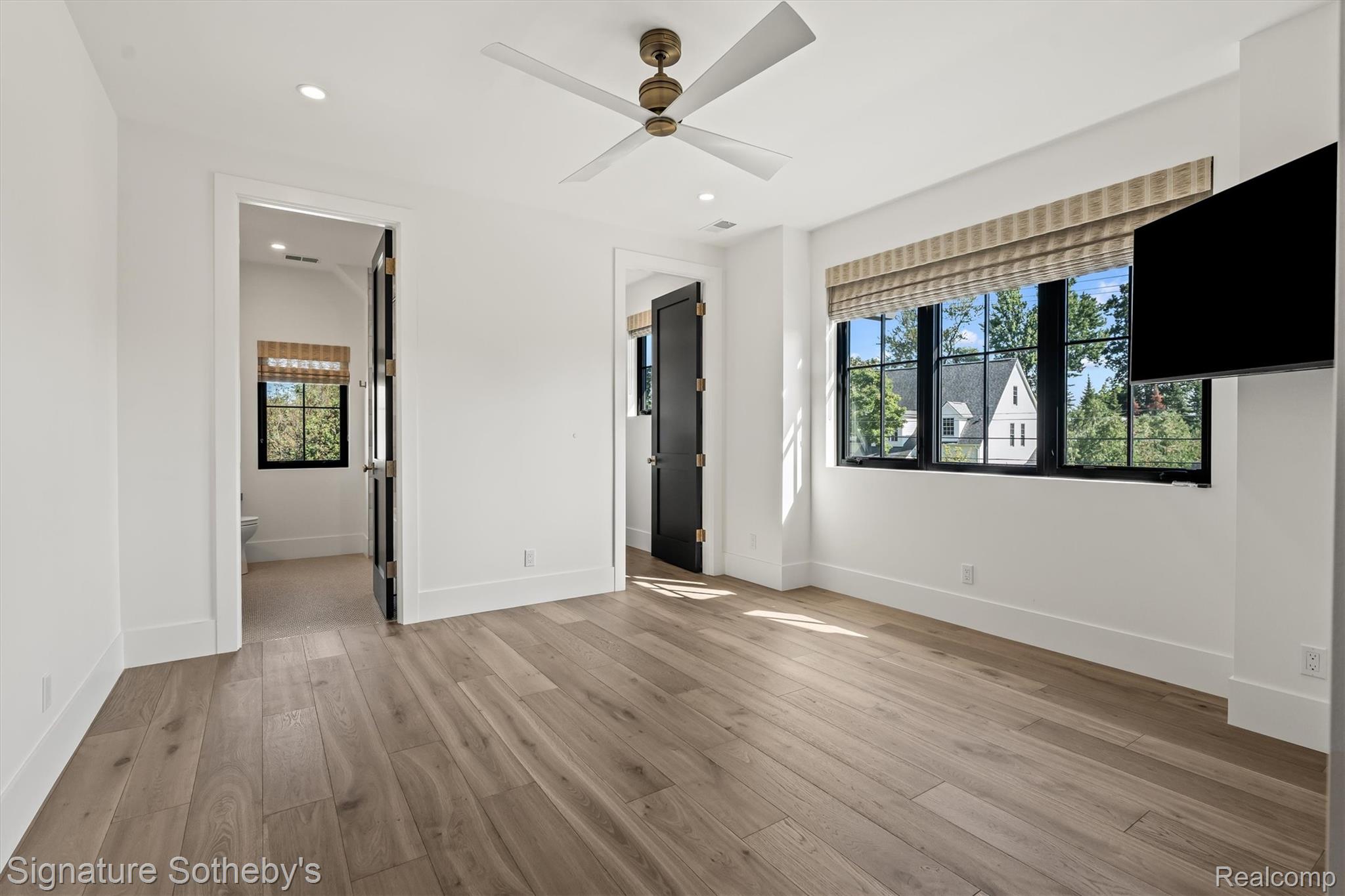 788 Harmon Street Property Photo 35