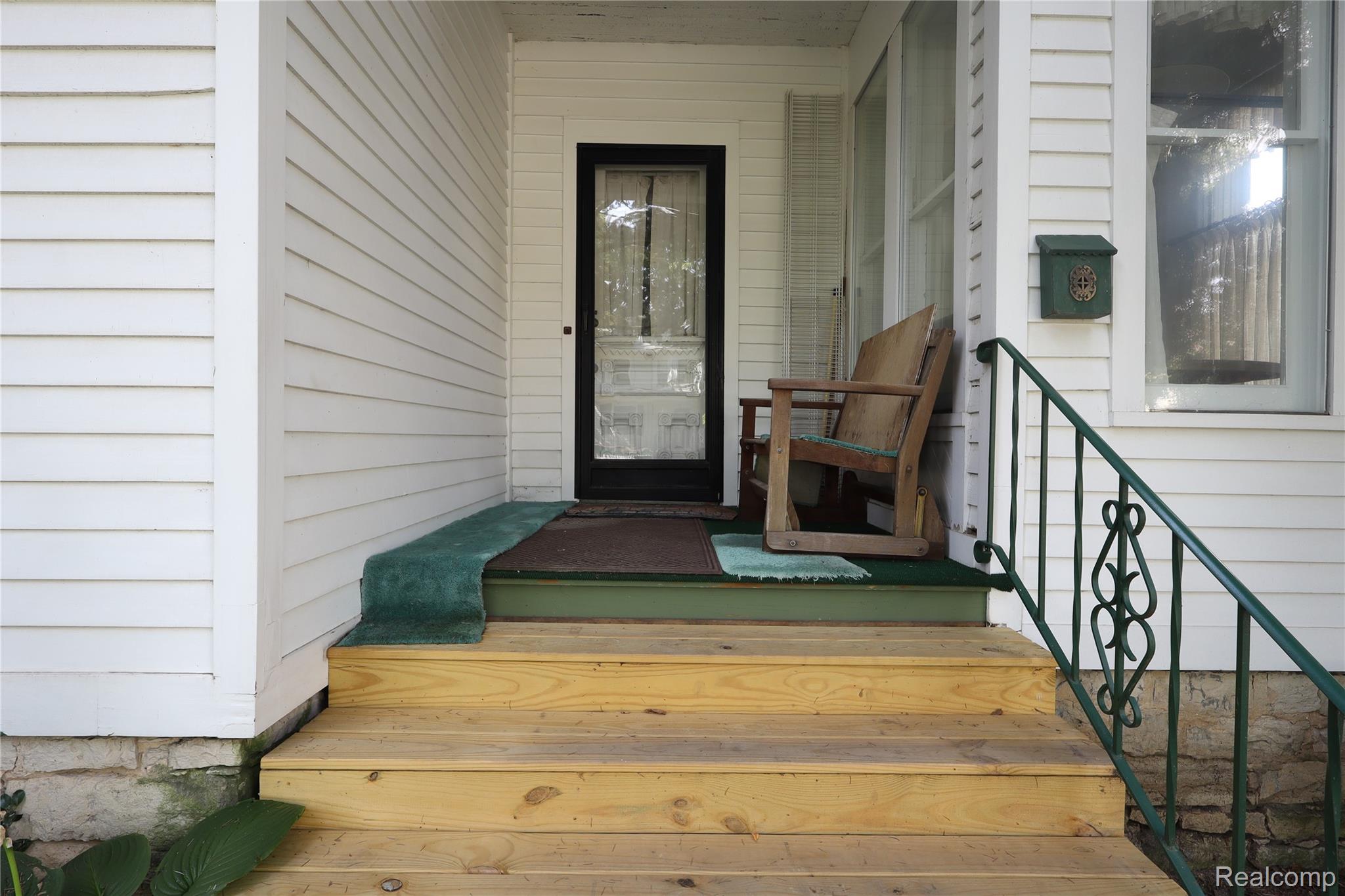 426 E 4th Street Property Photo 3