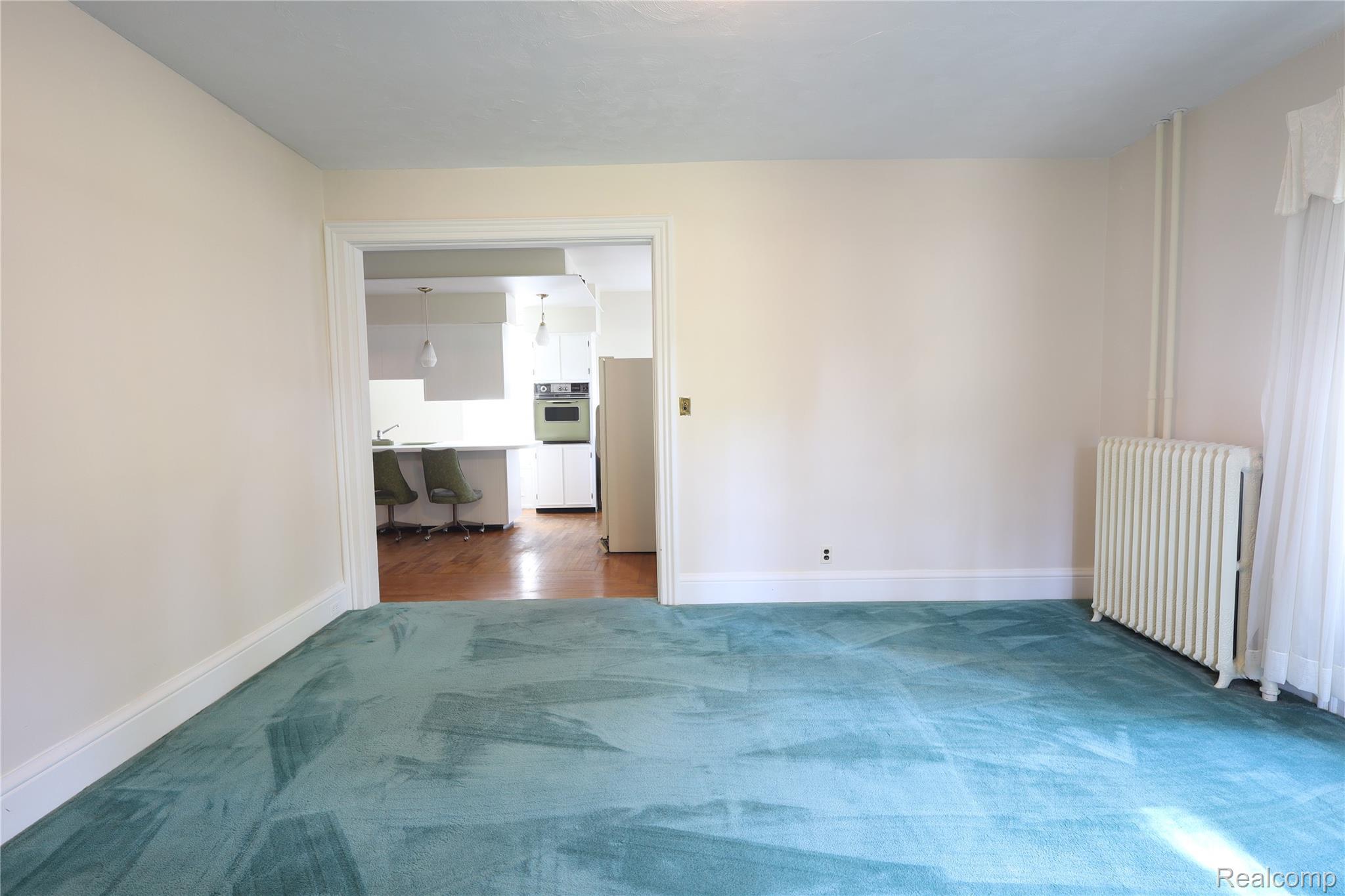 426 E 4th Street Property Photo 11