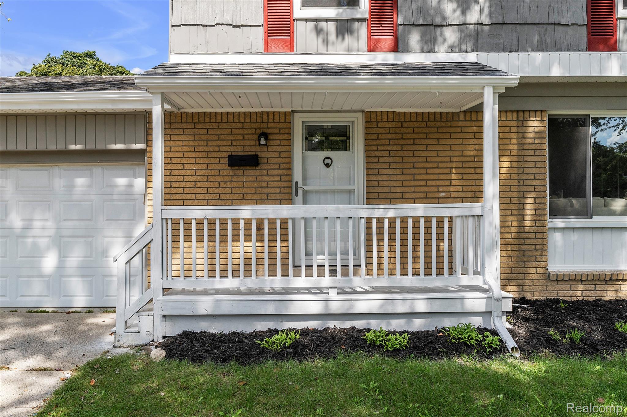 39202 Dillingham Street Property Photo 5