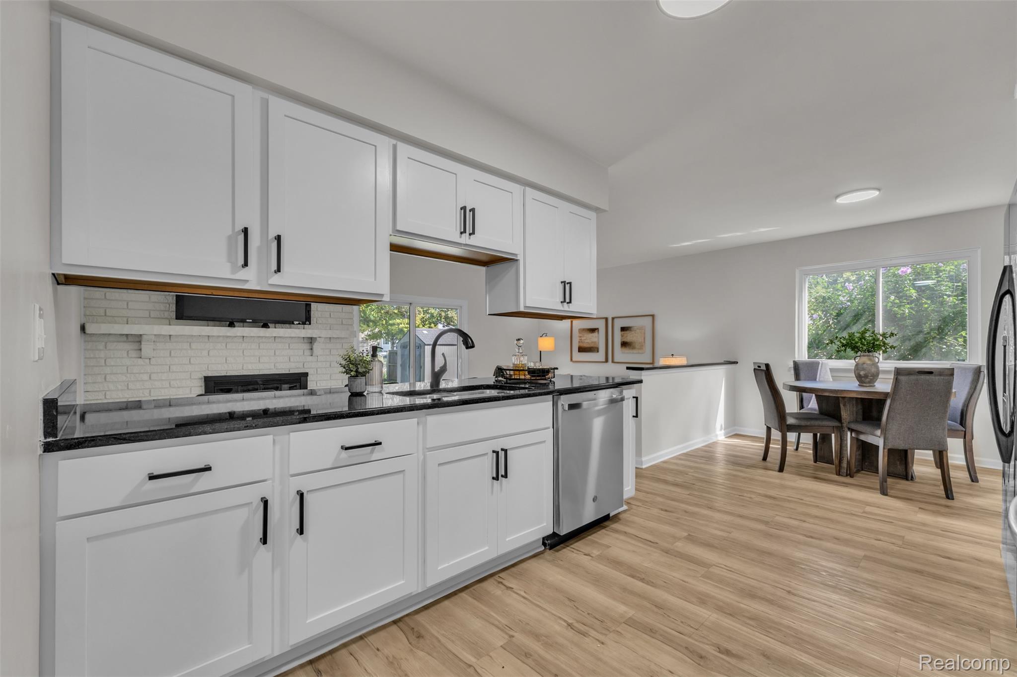 39202 Dillingham Street Property Photo 17