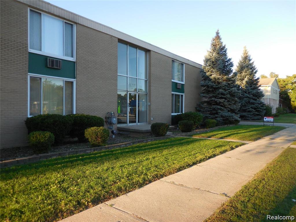 1445 W 9 MILE Road Apt #8 Property Photo 1