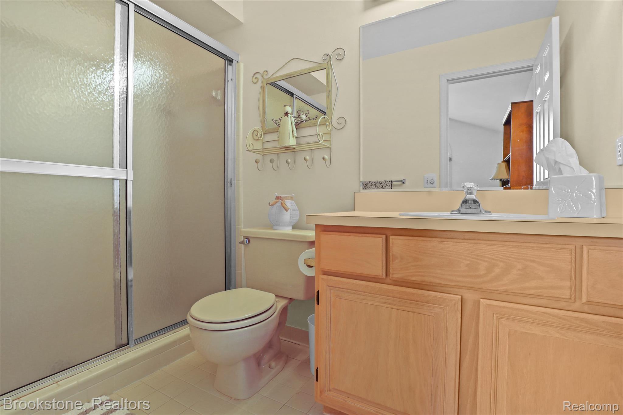16820 Crystal Drive 17 Property Photo 24