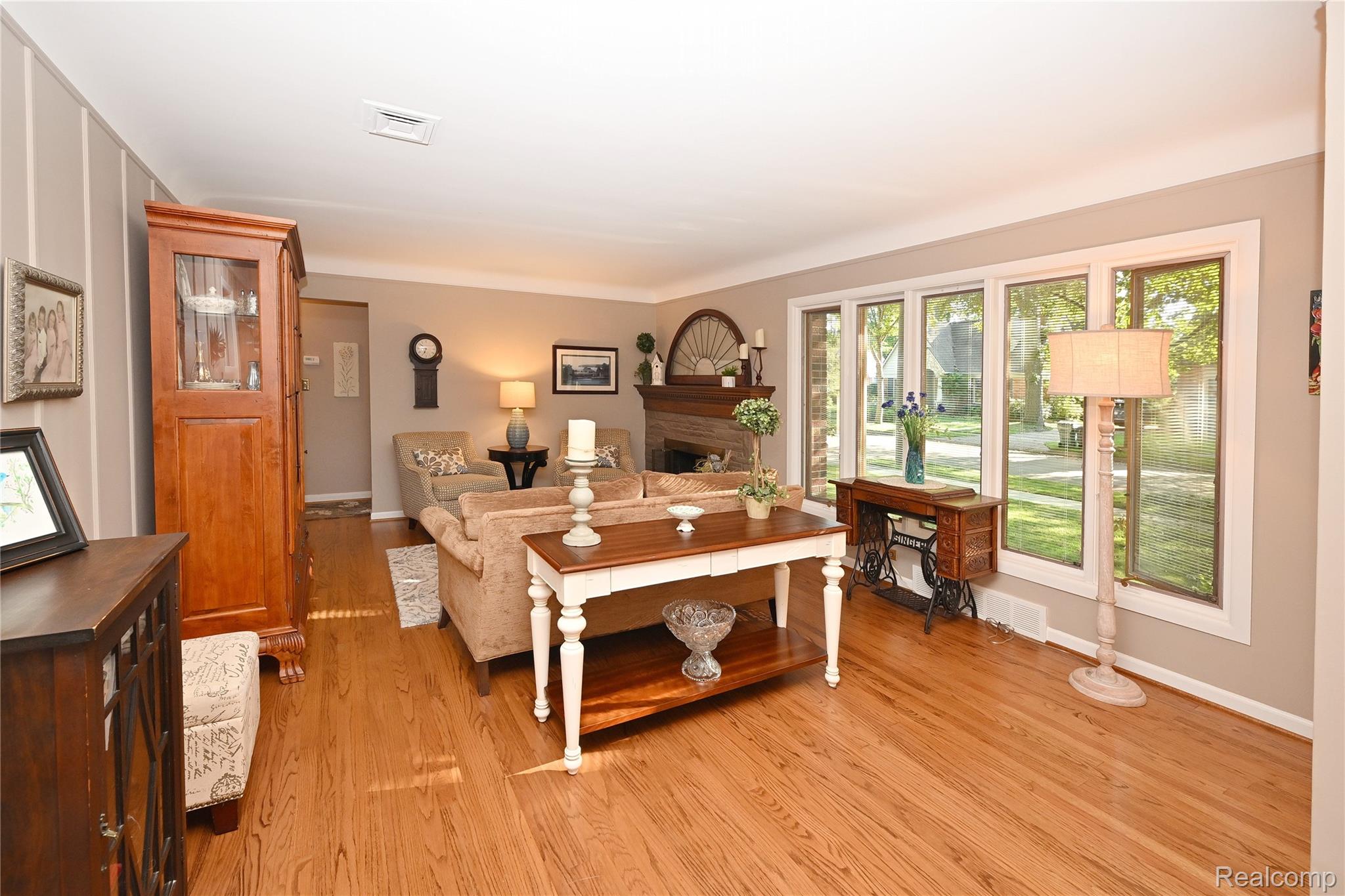 4187 Kenmore Road Property Photo 4