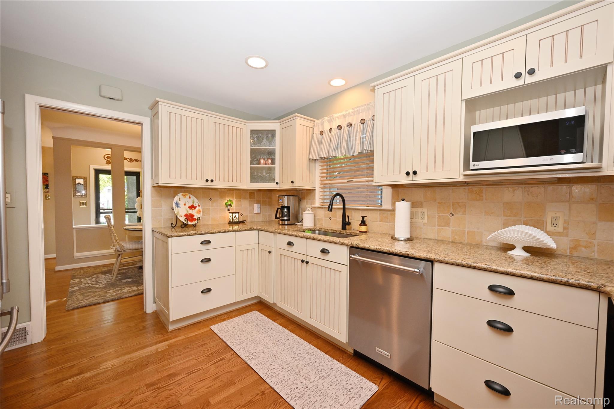 4187 Kenmore Road Property Photo 9