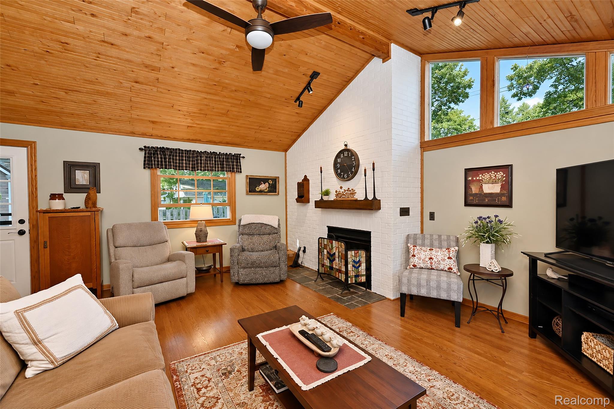 4187 Kenmore Road Property Photo 14