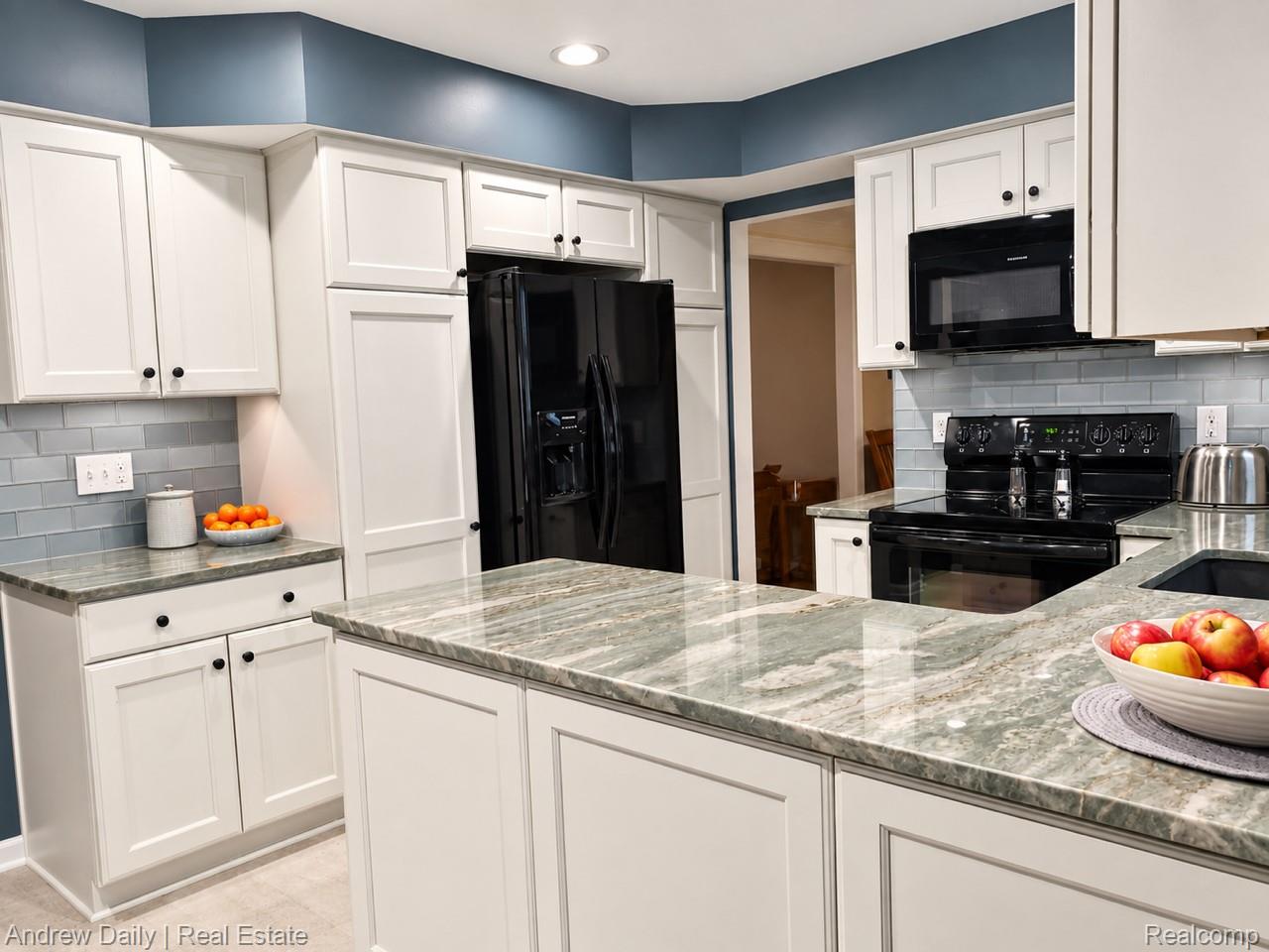 13828 Hamilton Street Property Photo 4