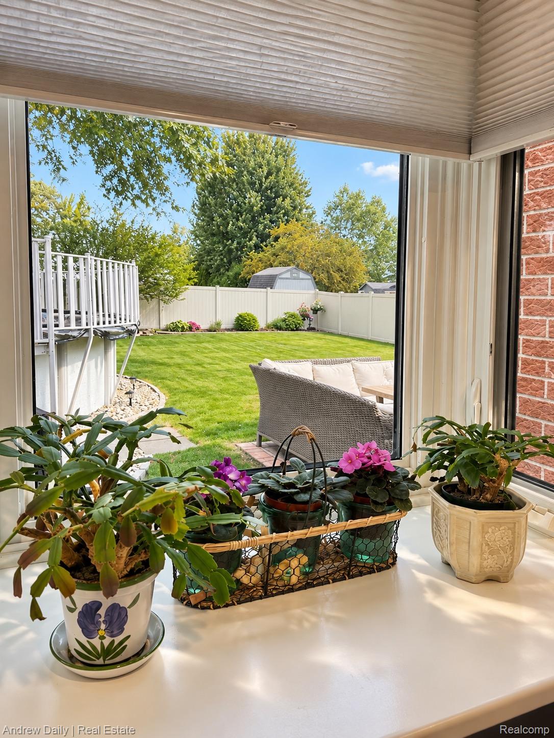 13828 Hamilton Street Property Photo 13