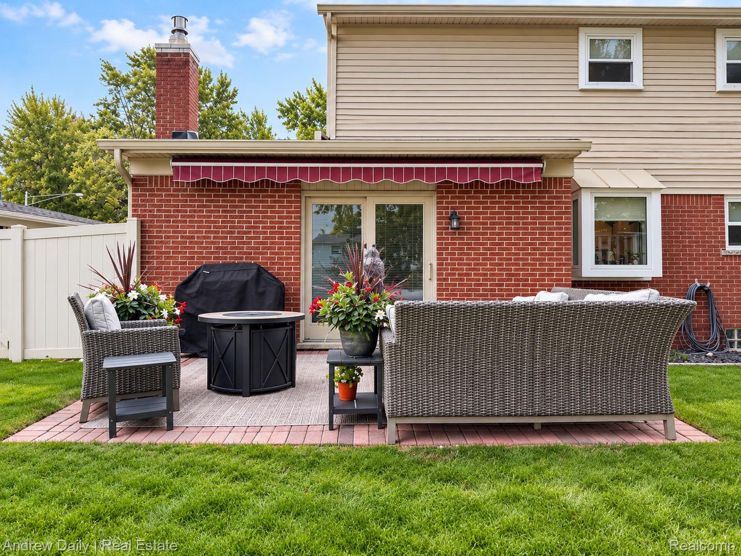 13828 Hamilton Street Property Photo 14