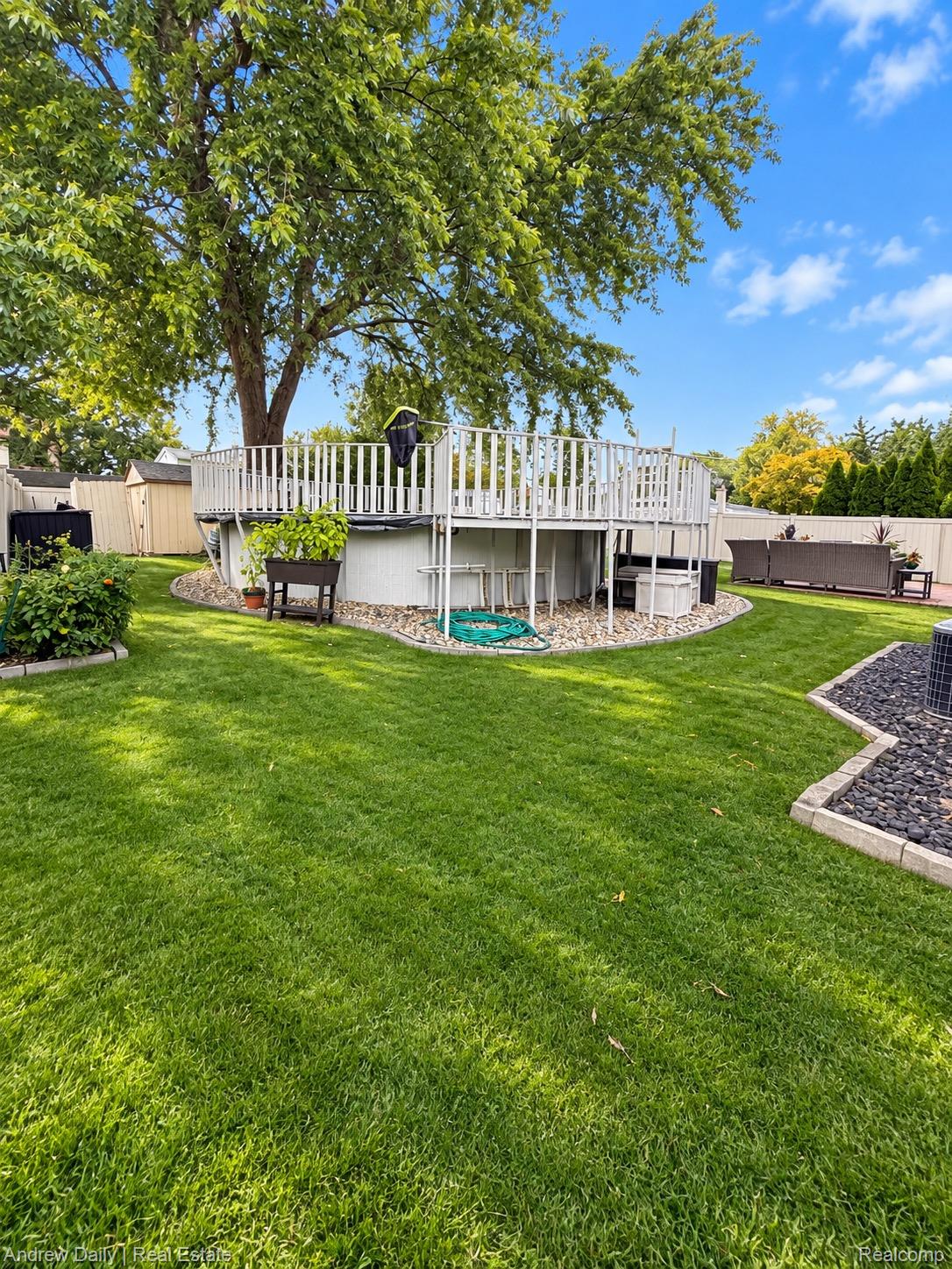 13828 Hamilton Street Property Photo 18