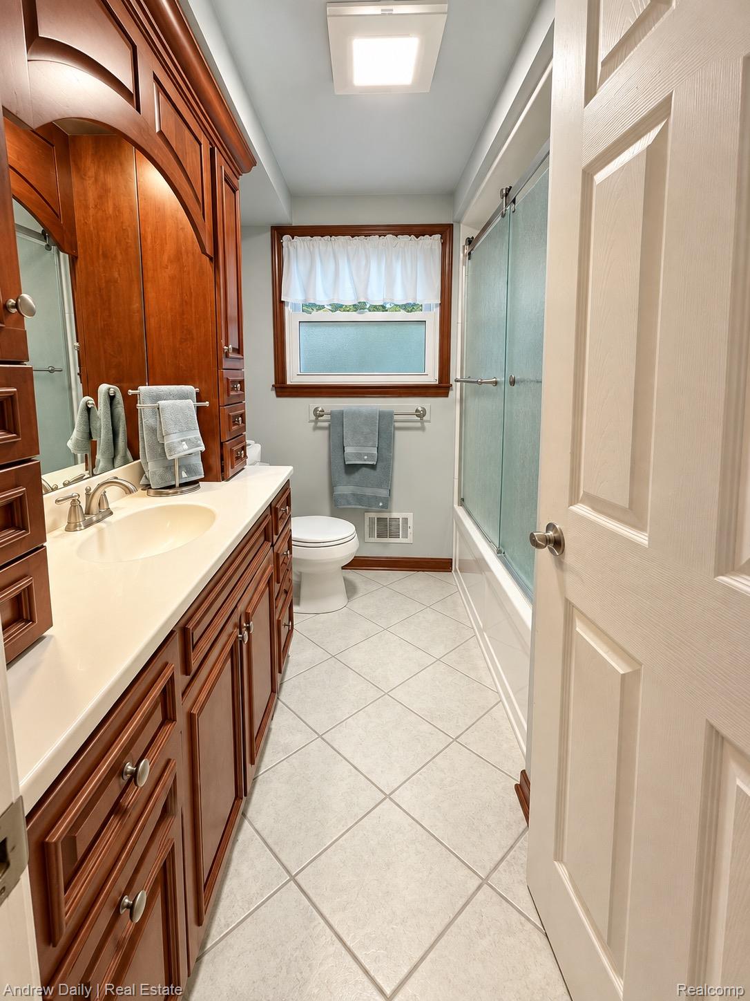 13828 Hamilton Street Property Photo 20