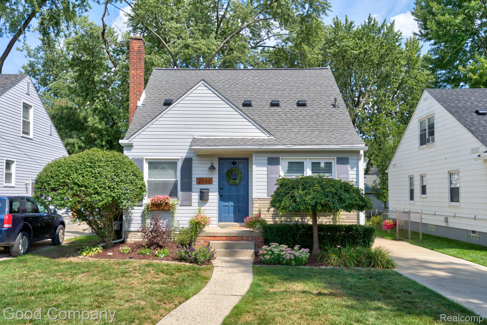 2946 Ellwood Avenue Property Photo 1