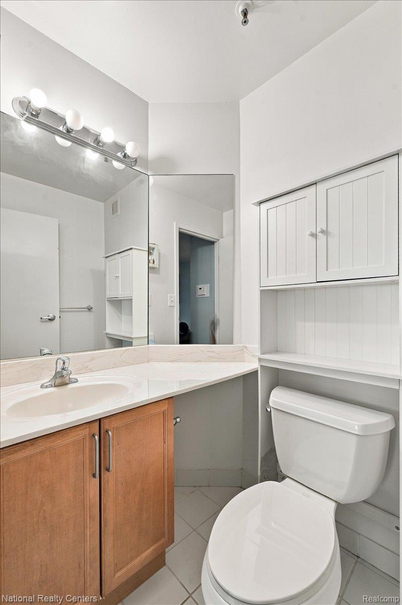 1001 W Jefferson Ave. 23f Property Photo 7